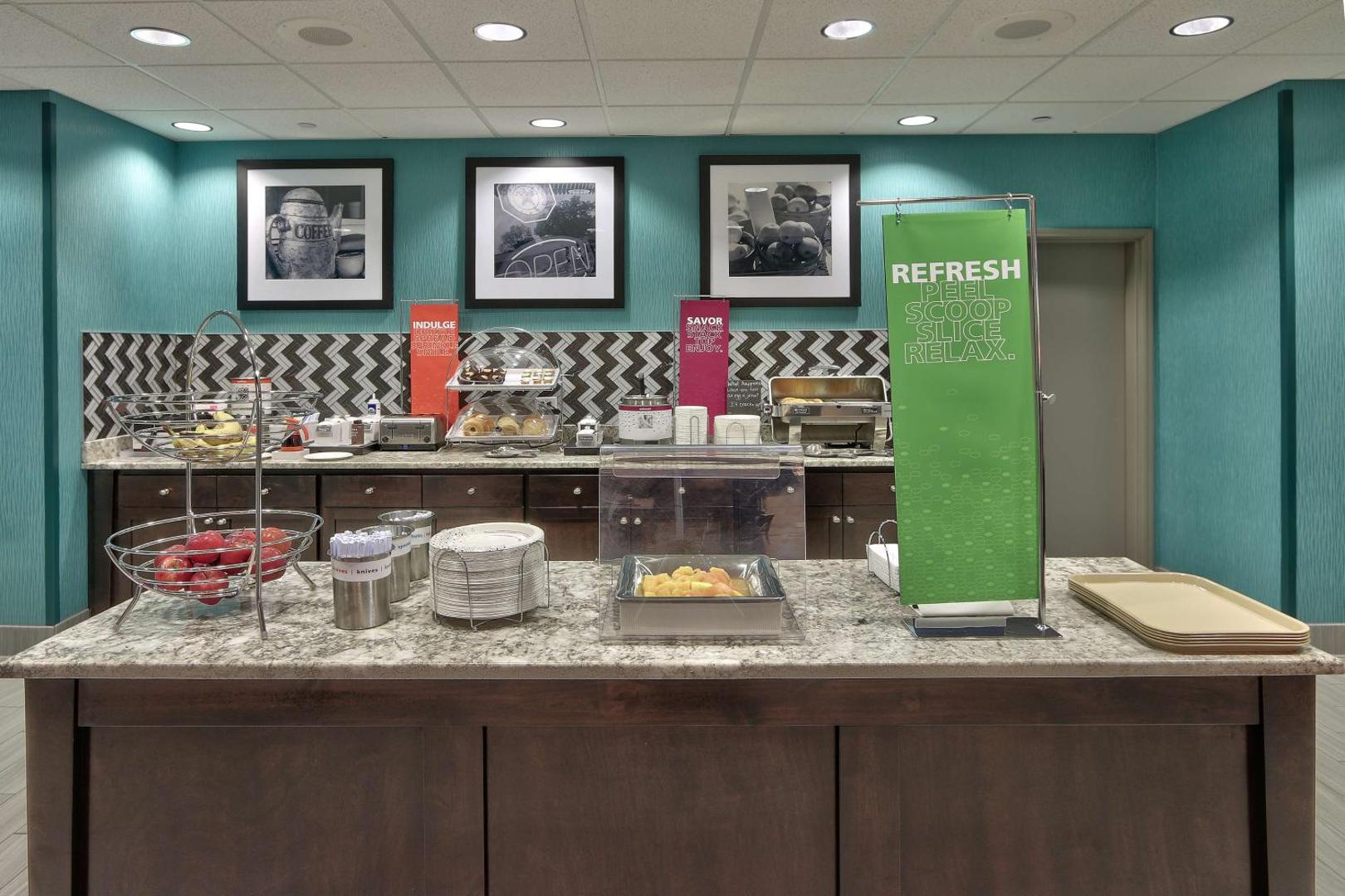 Hampton Inn & Suites Albuquerque Airport Hampton Inn & Suites Albuquerque Airport