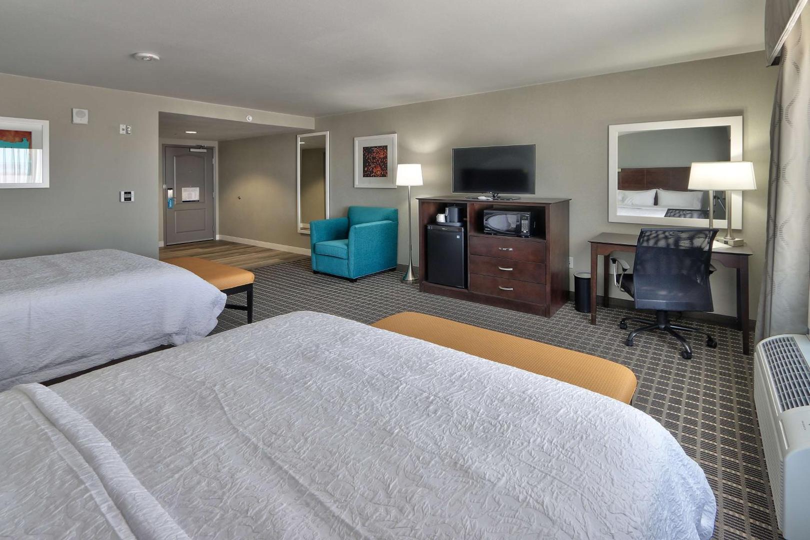Hampton Inn & Suites Albuquerque Airport Hampton Inn & Suites Albuquerque Airport