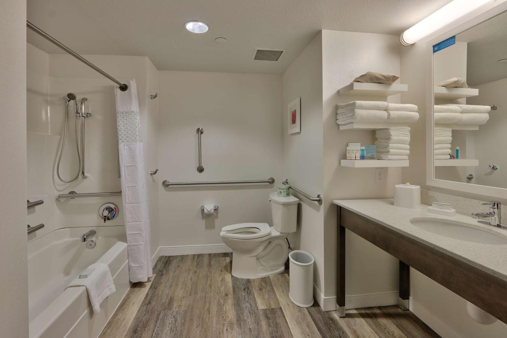 Hampton Inn & Suites Albuquerque Airport Hampton Inn & Suites Albuquerque Airport