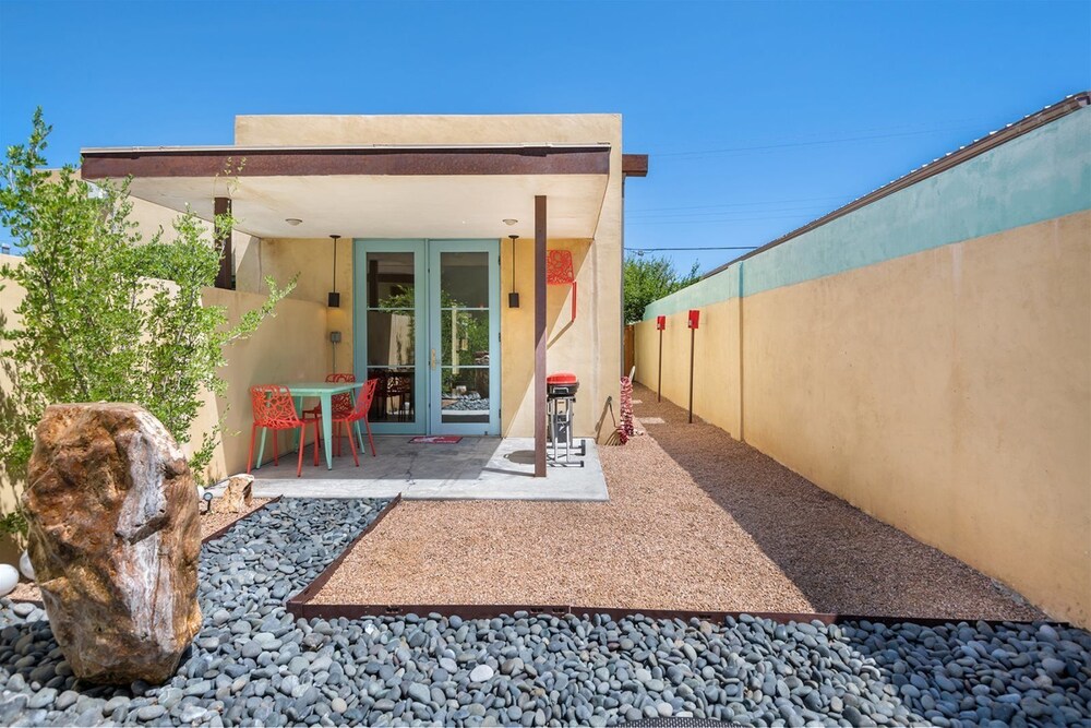 Casa Godzilla Casa Godzilla