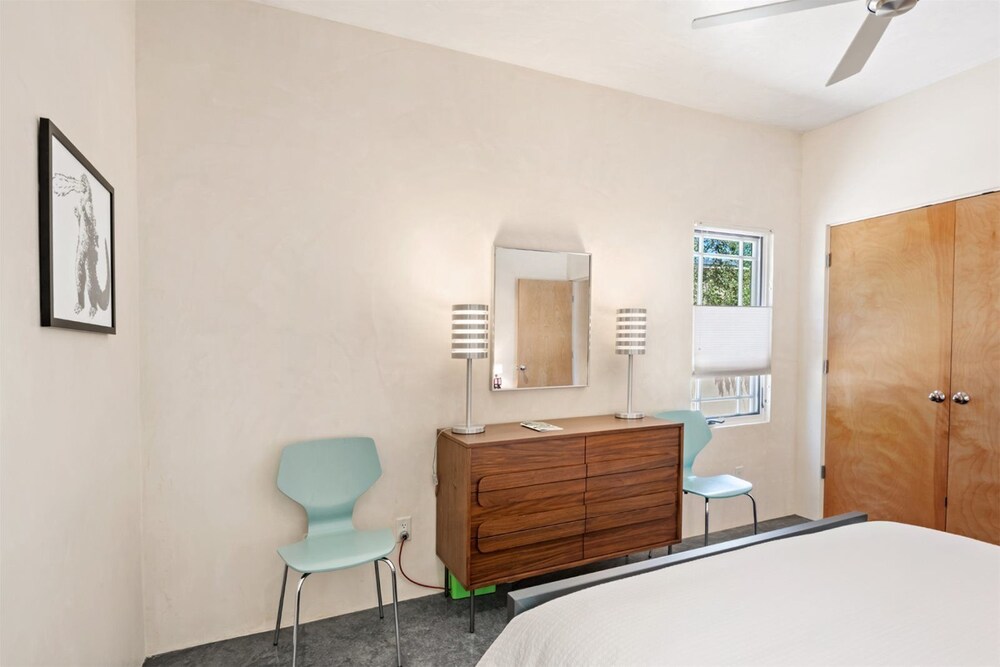 Casa Godzilla Casa Godzilla