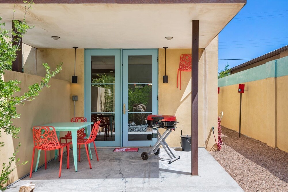 Casa Godzilla Casa Godzilla