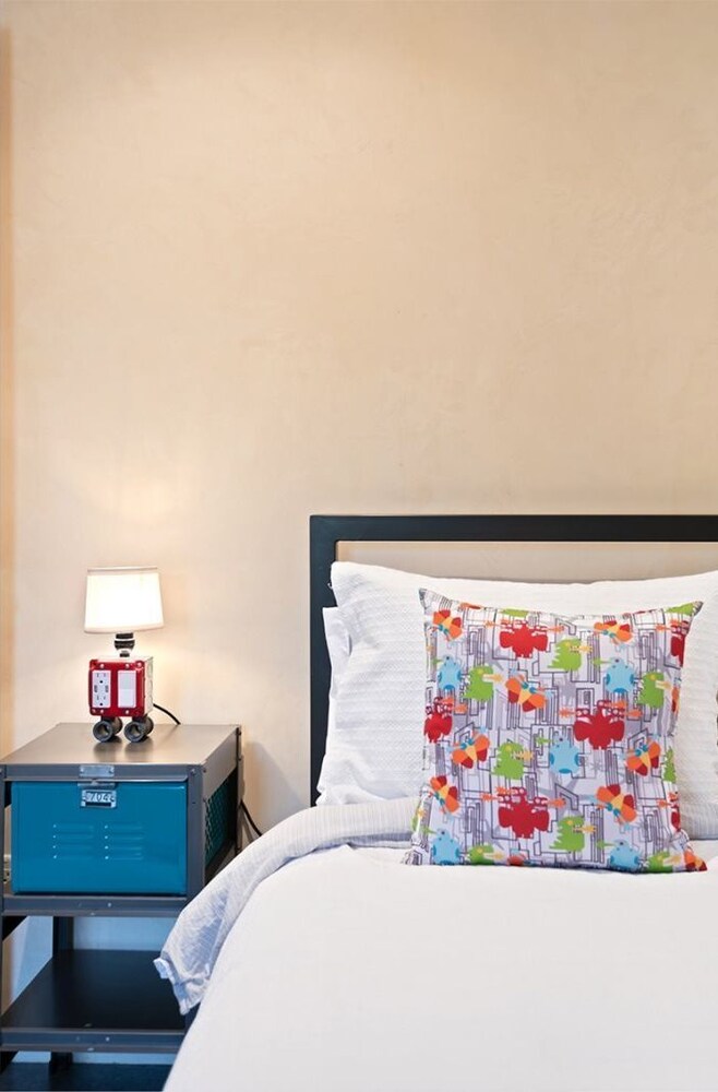 Casa Godzilla Casa Godzilla