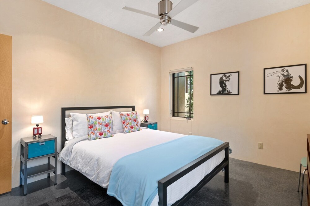 Casa Godzilla Casa Godzilla