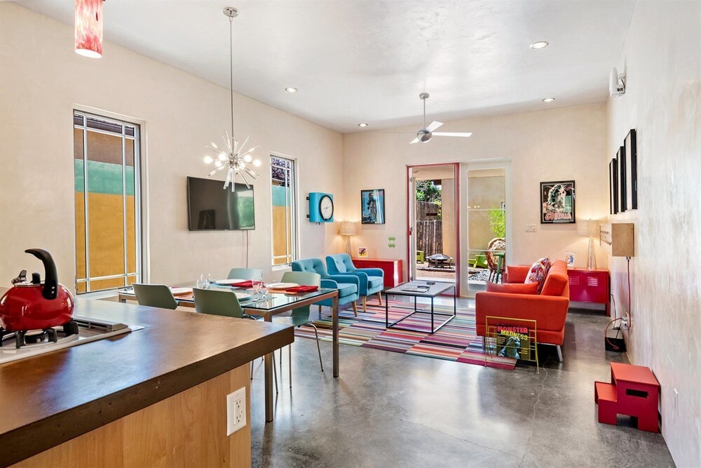 Casa Godzilla Casa Godzilla