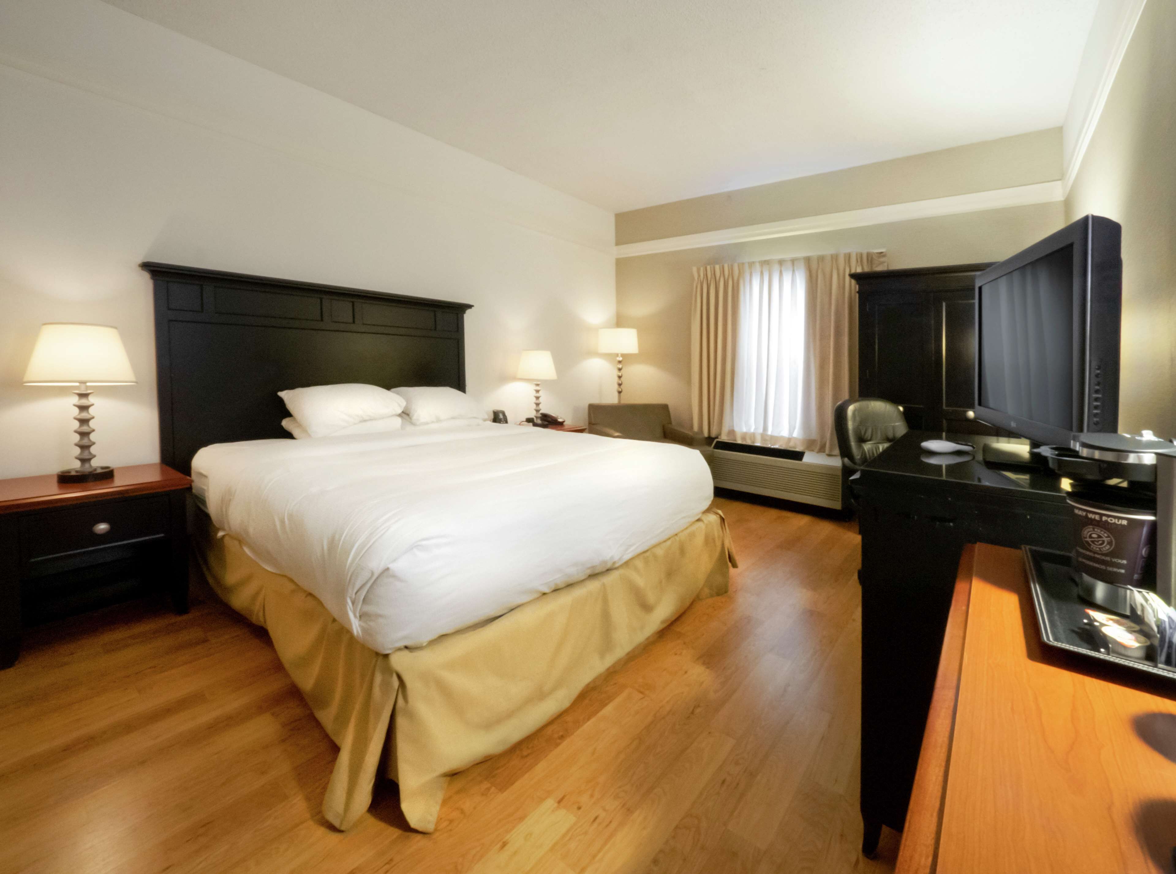 DoubleTree by Hilton Hotel Buffalo - Amherst