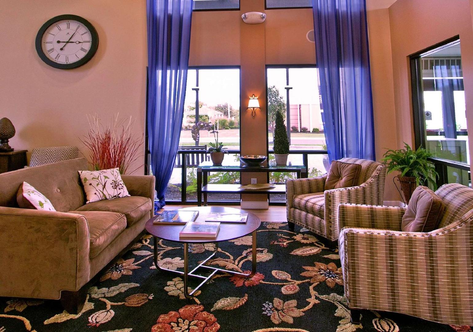 DoubleTree by Hilton Hotel Buffalo - Amherst