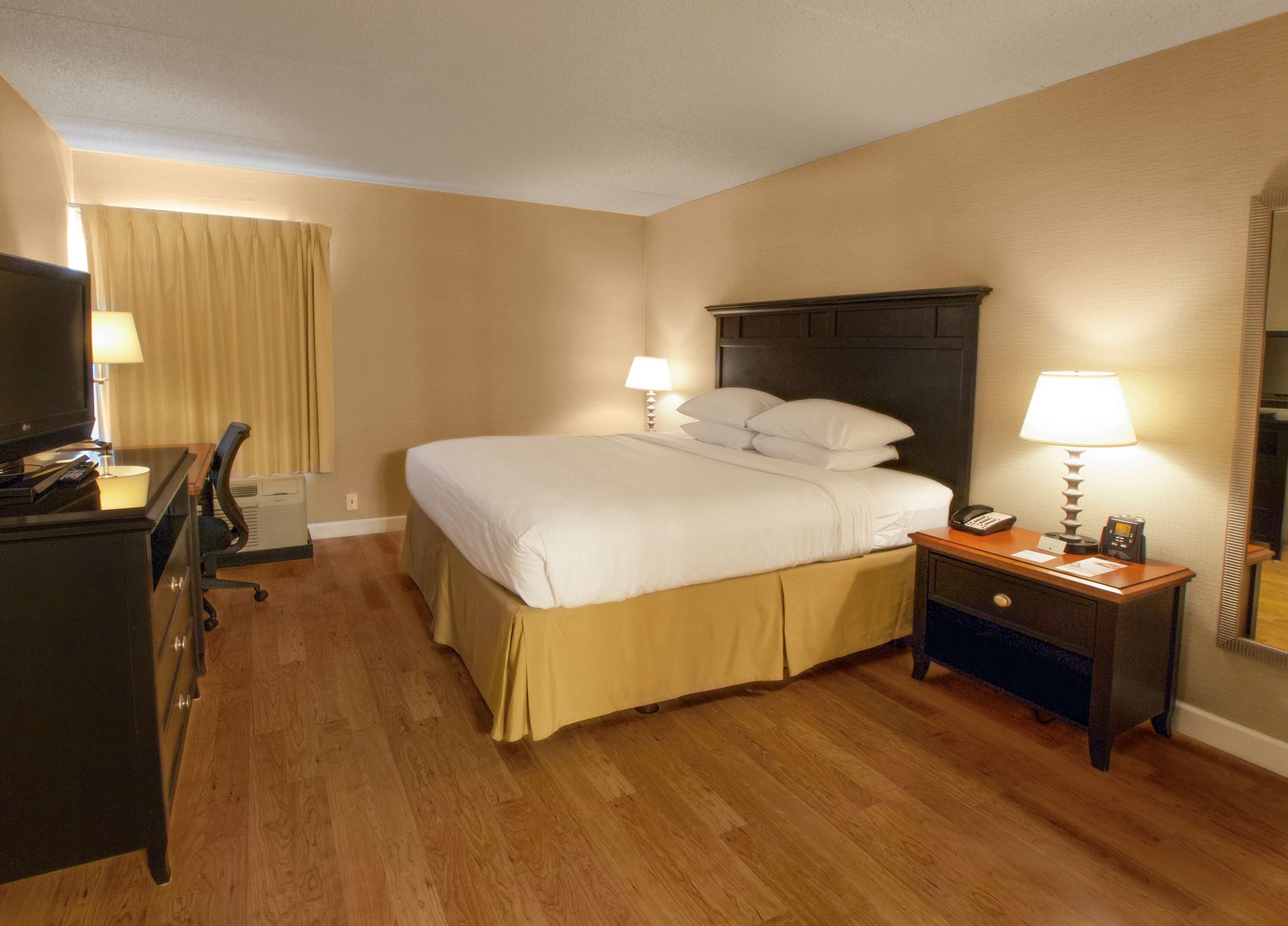 DoubleTree by Hilton Hotel Buffalo - Amherst