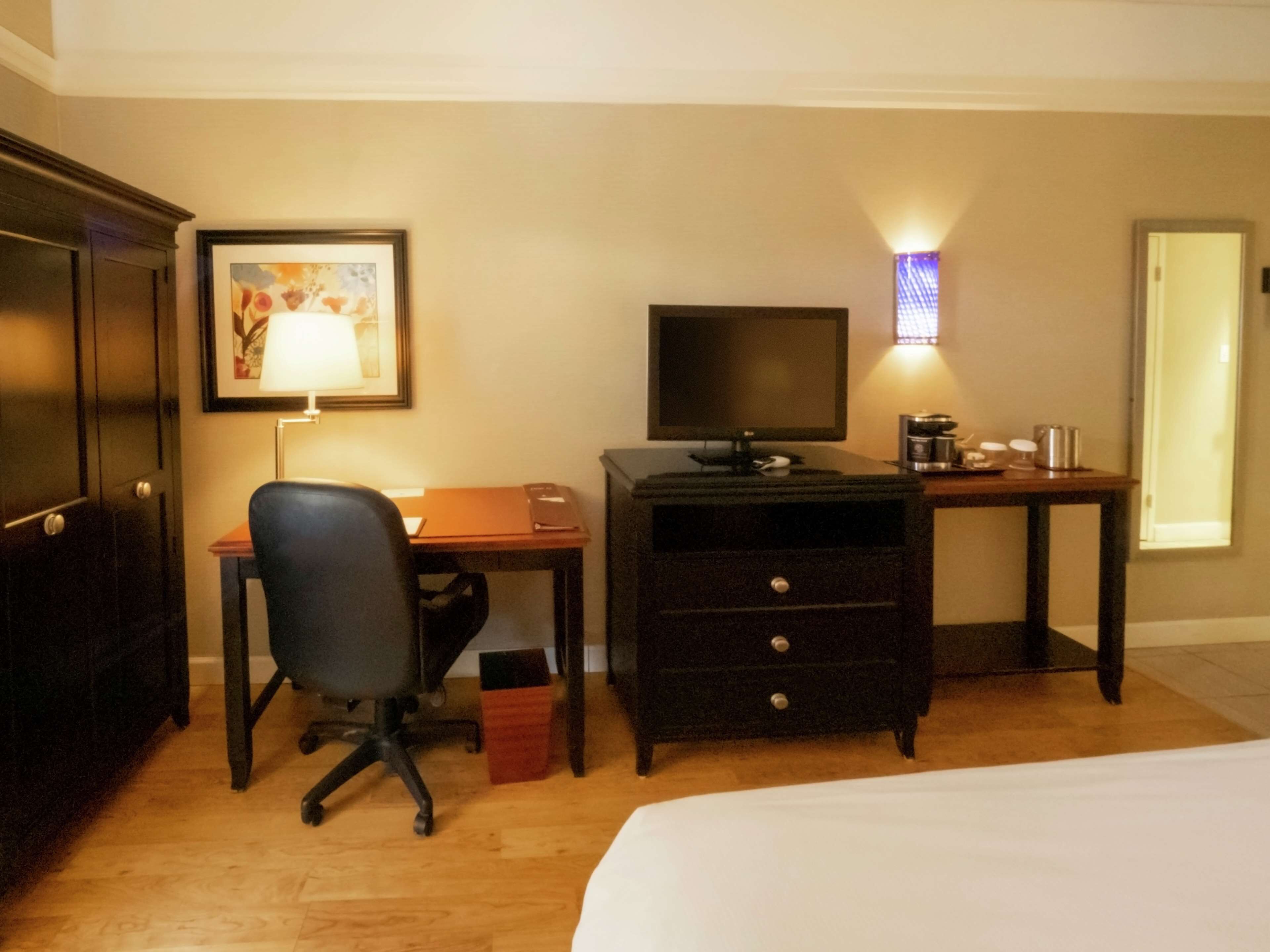 DoubleTree by Hilton Hotel Buffalo - Amherst
