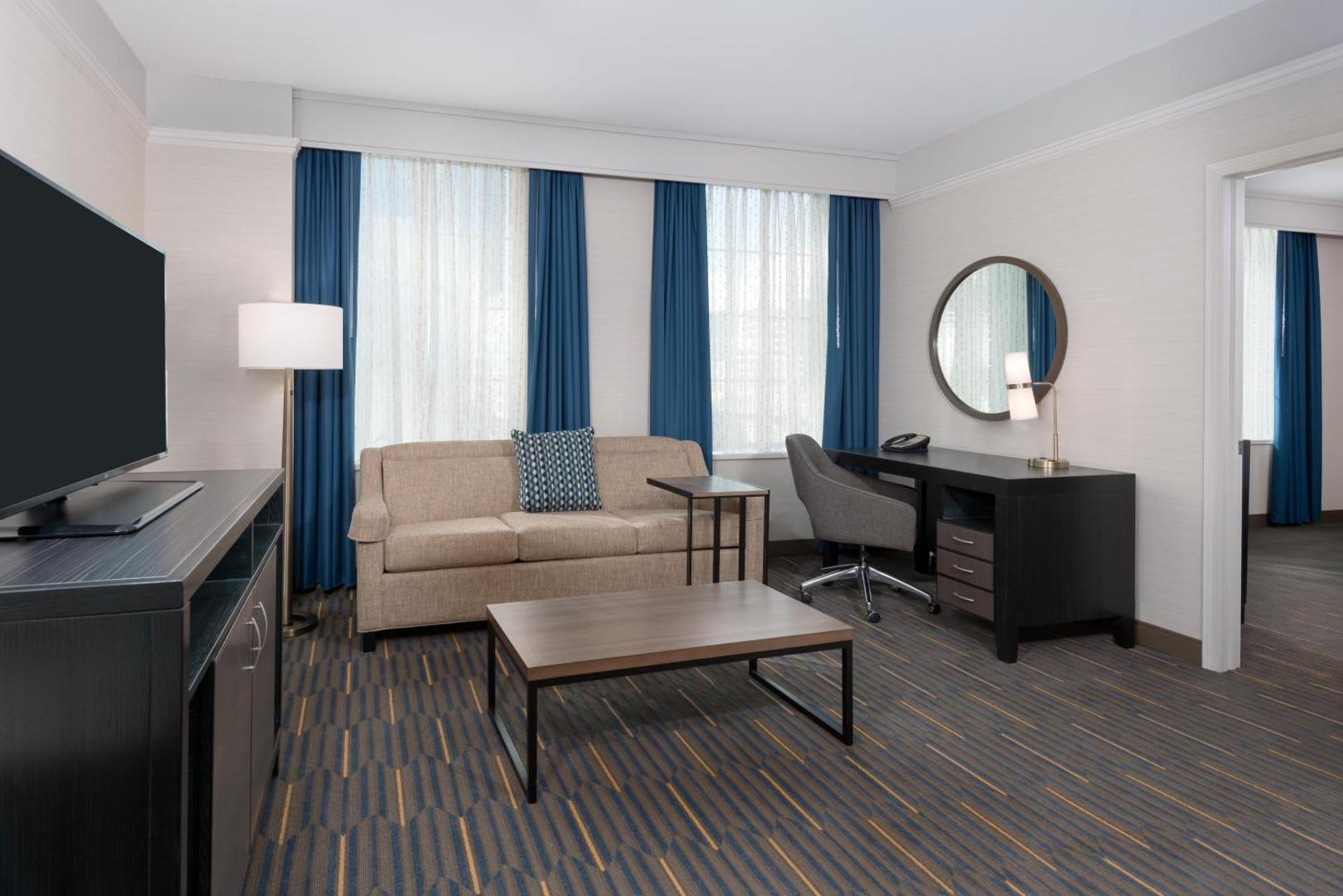 Hampton Inn & Suites Buffalo/Downtown Hampton Inn & Suites Buffalo/Downtown