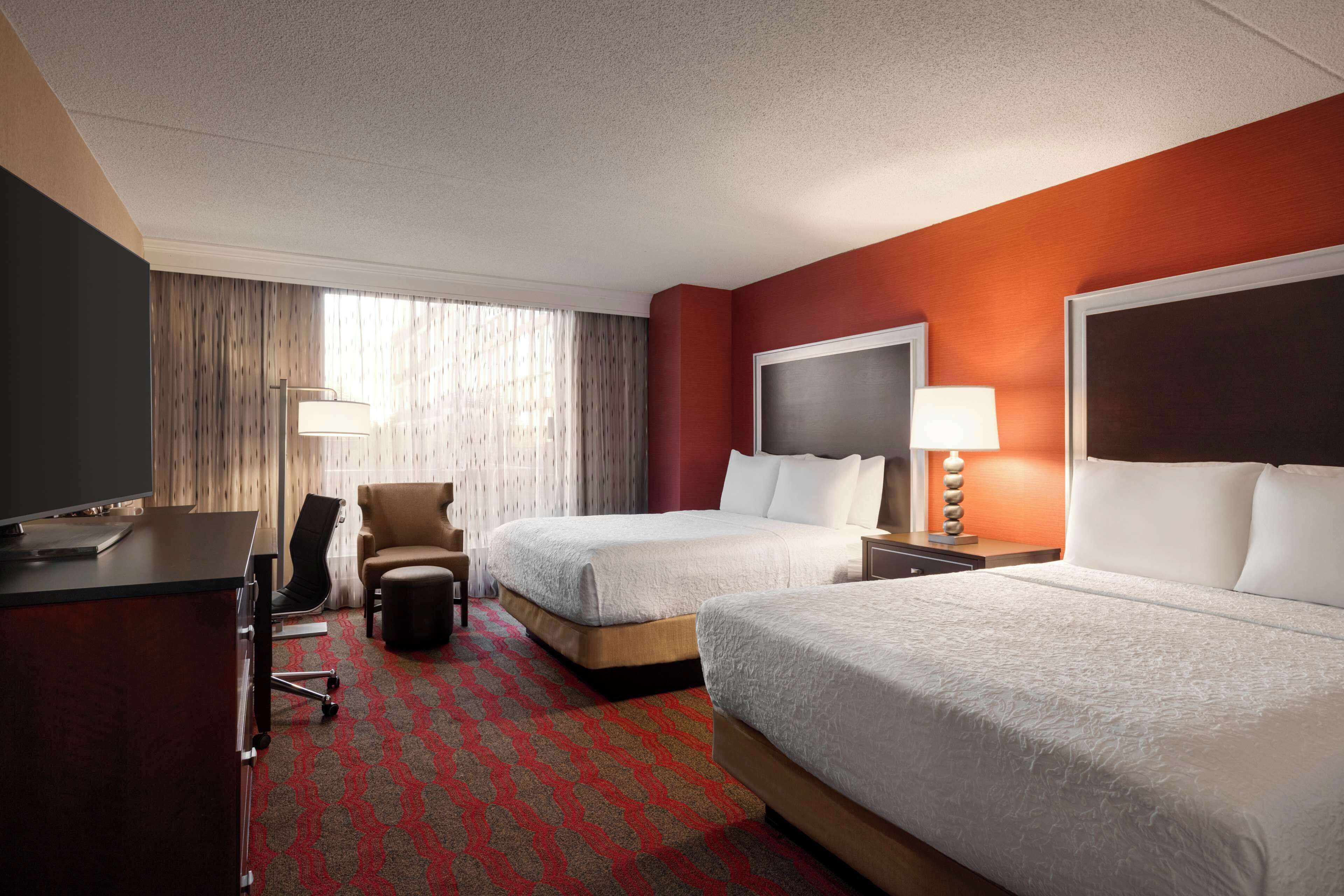 DoubleTree by Hilton New York LaGuardia