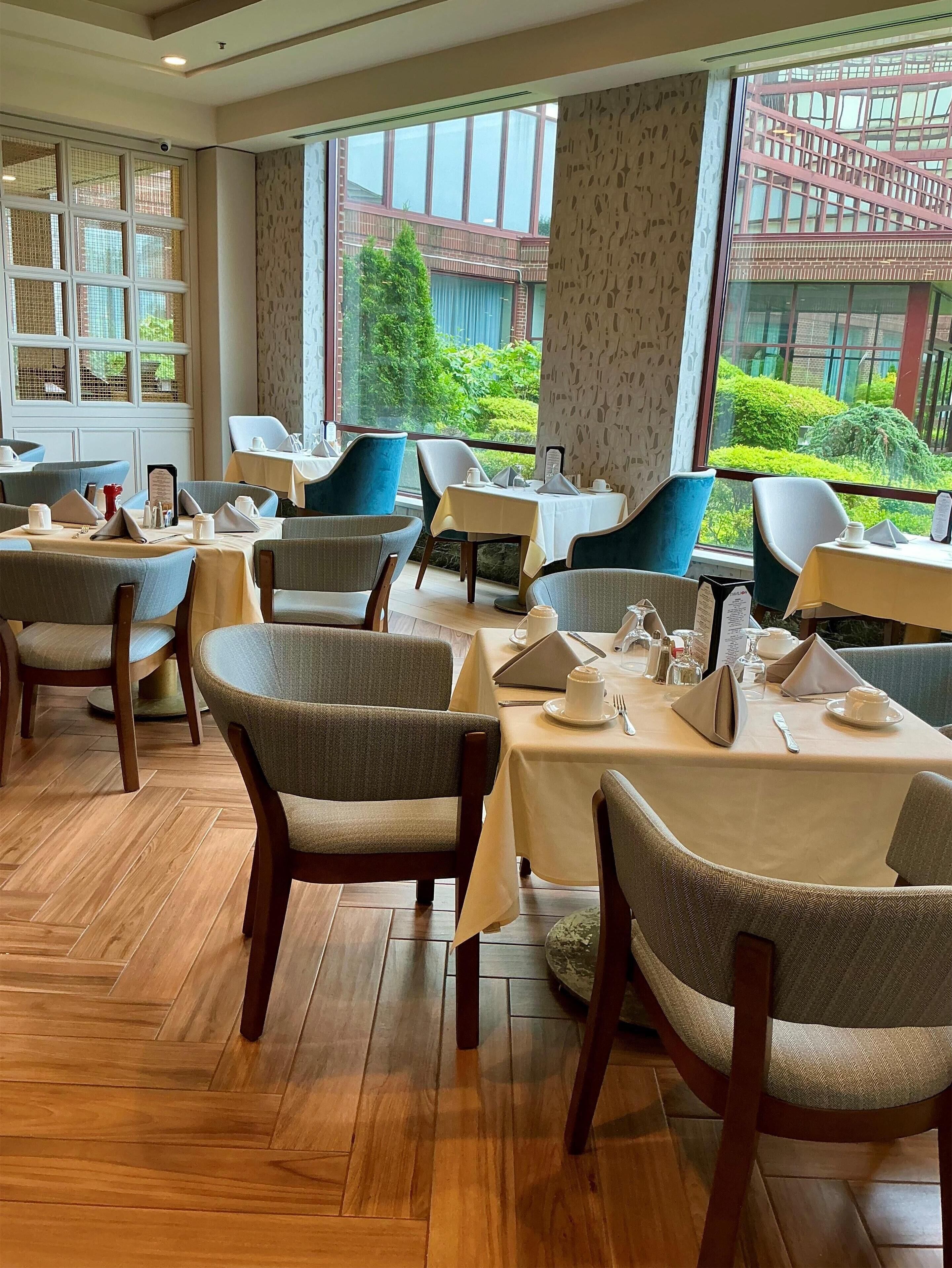 DoubleTree by Hilton New York LaGuardia