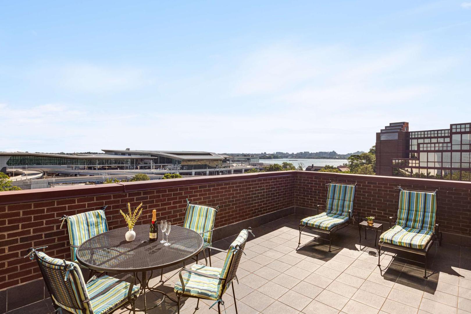 DoubleTree by Hilton New York LaGuardia