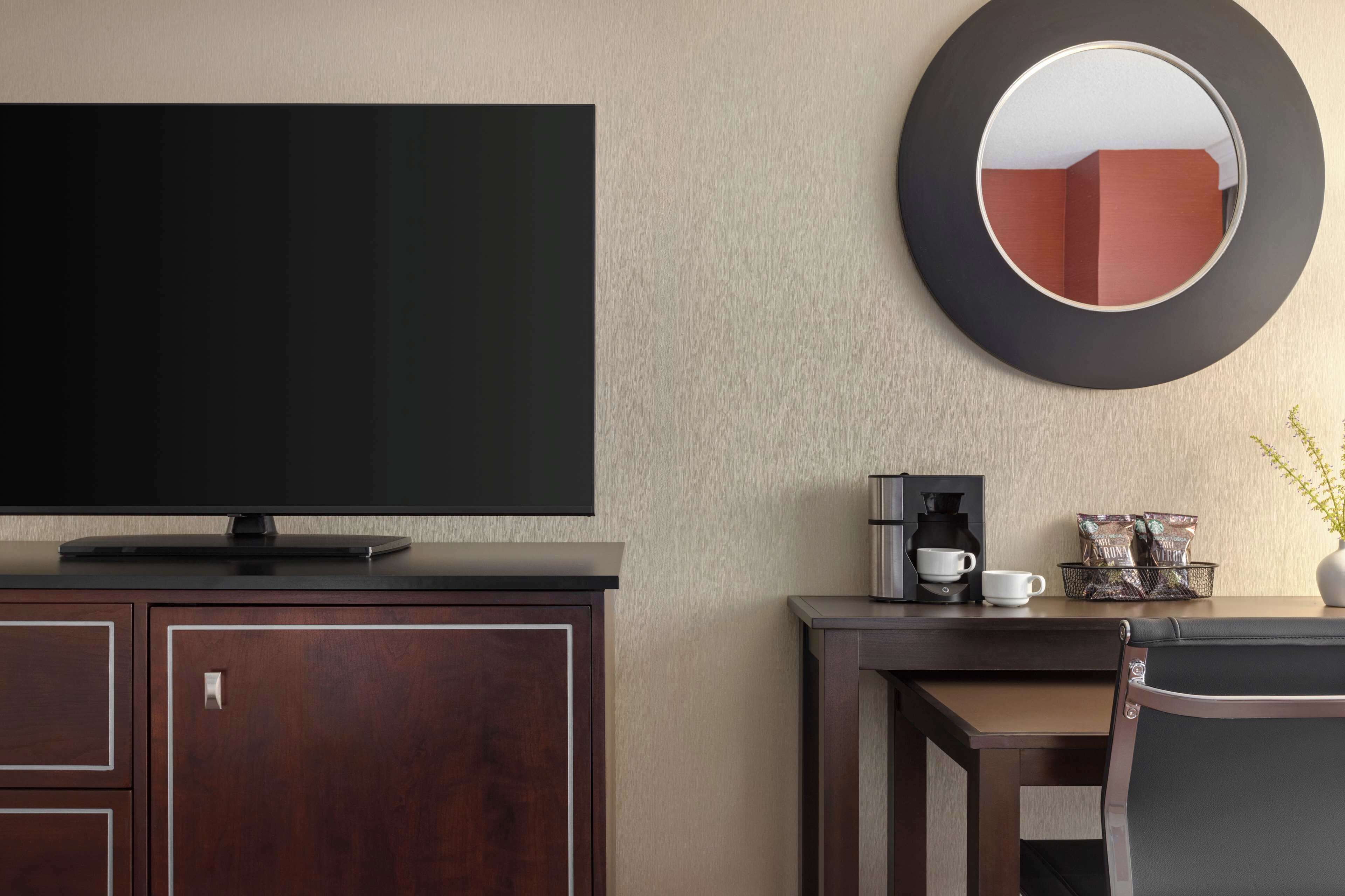 DoubleTree by Hilton New York LaGuardia