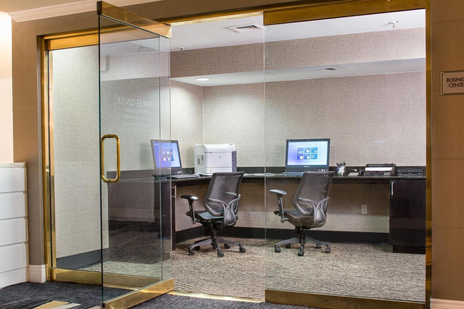 DoubleTree by Hilton New York LaGuardia