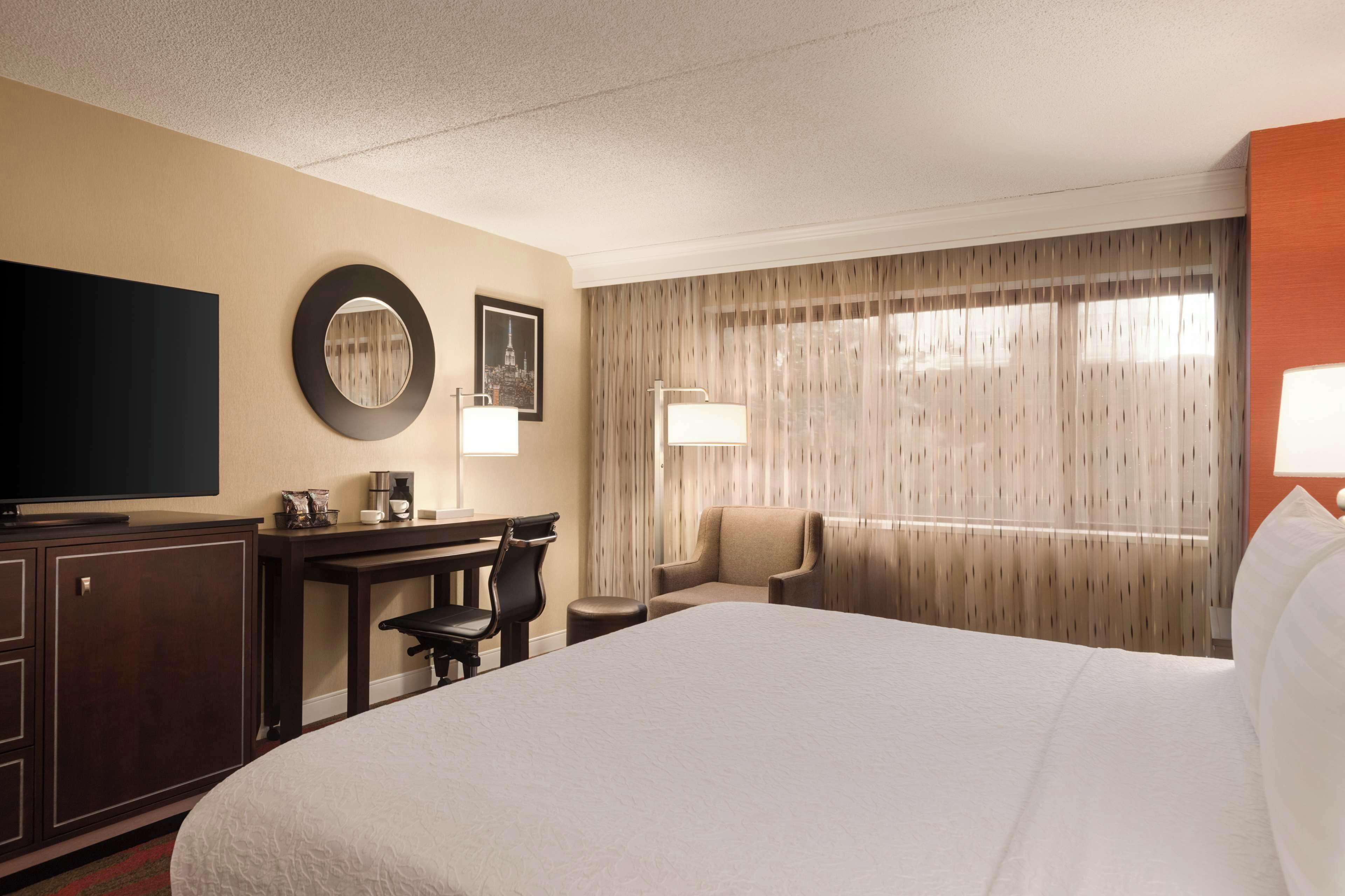 DoubleTree by Hilton New York LaGuardia