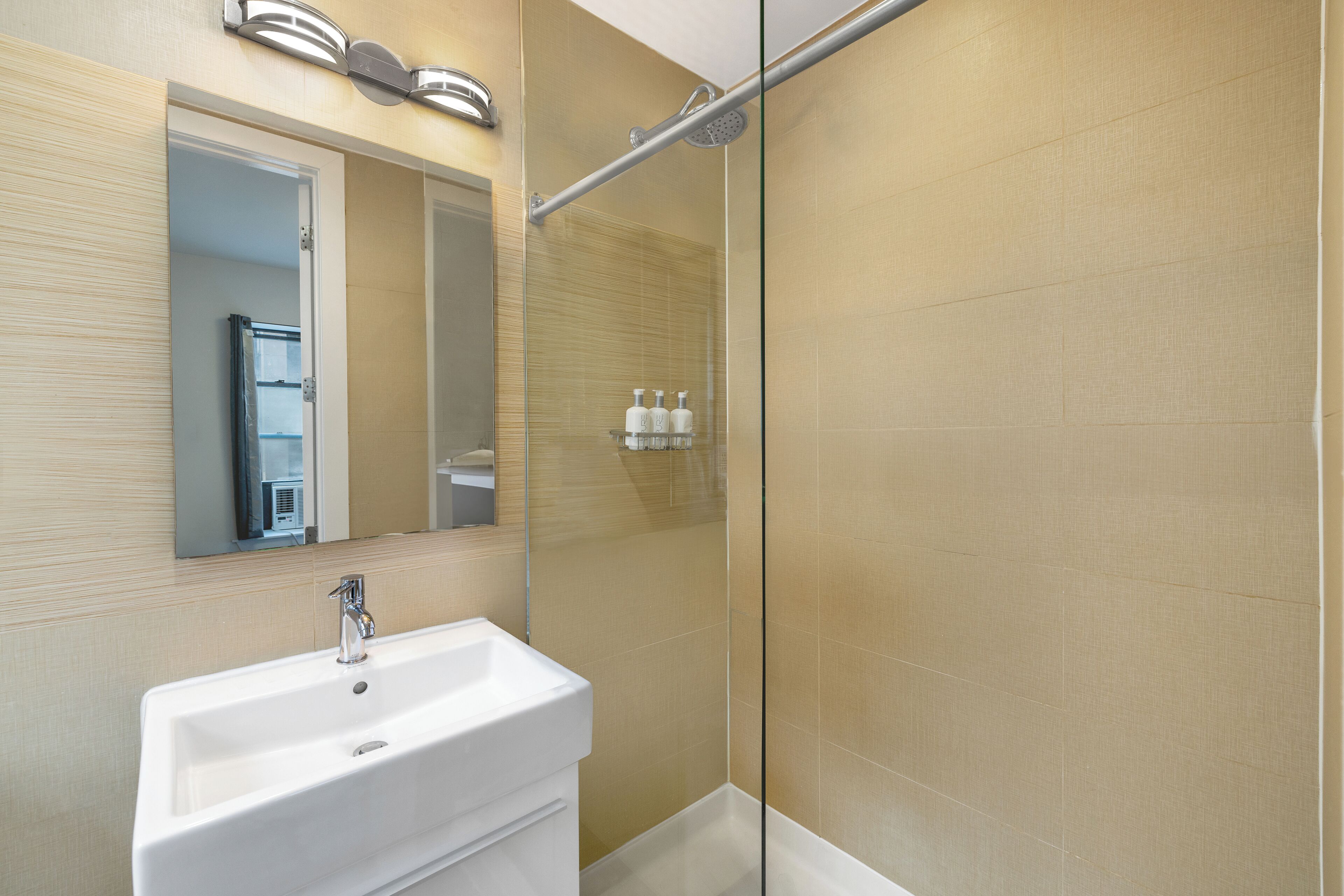 Hotel 27 by LuxUrban Hotel 27 by LuxUrban