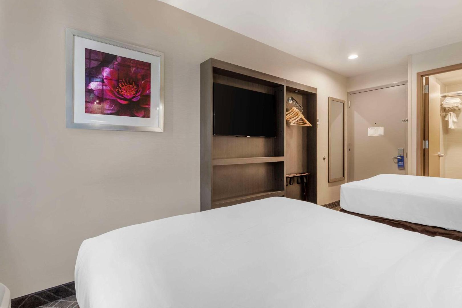 Times Square West Hotel, BW Signature Collection