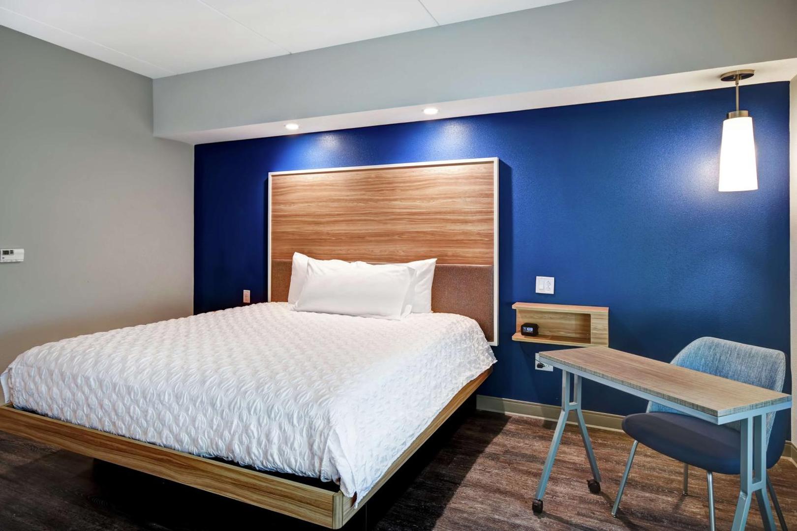 Tru by Hilton Raleigh Durham Airport Tru by Hilton Raleigh Durham Airport