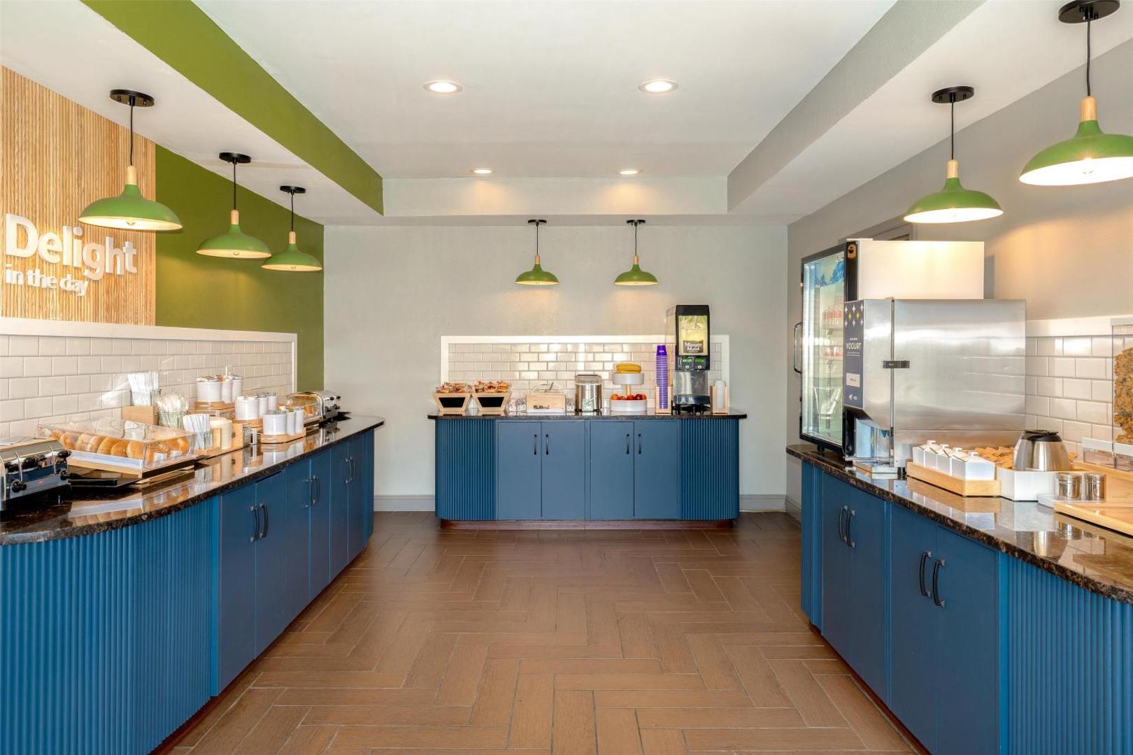 Spark by Hilton Wilmington Carolina Beach Road Spark by Hilton Wilmington Carolina Beach Road