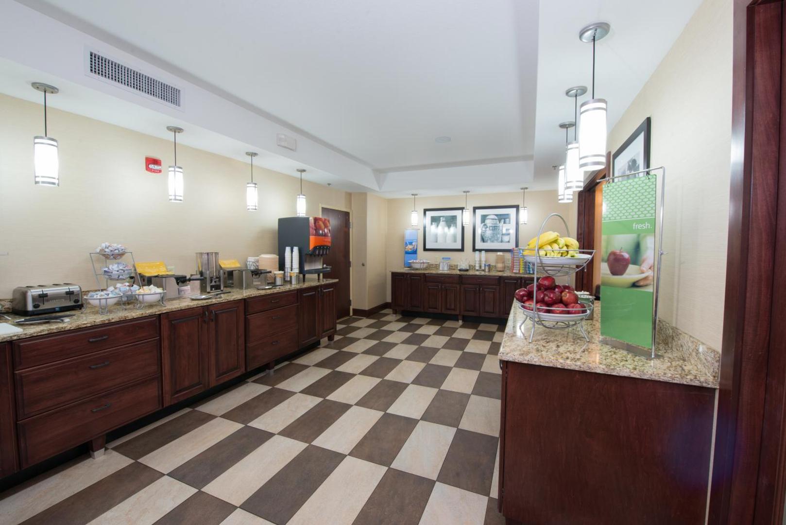 Hampton Inn Bismarck Hampton Inn Bismarck
