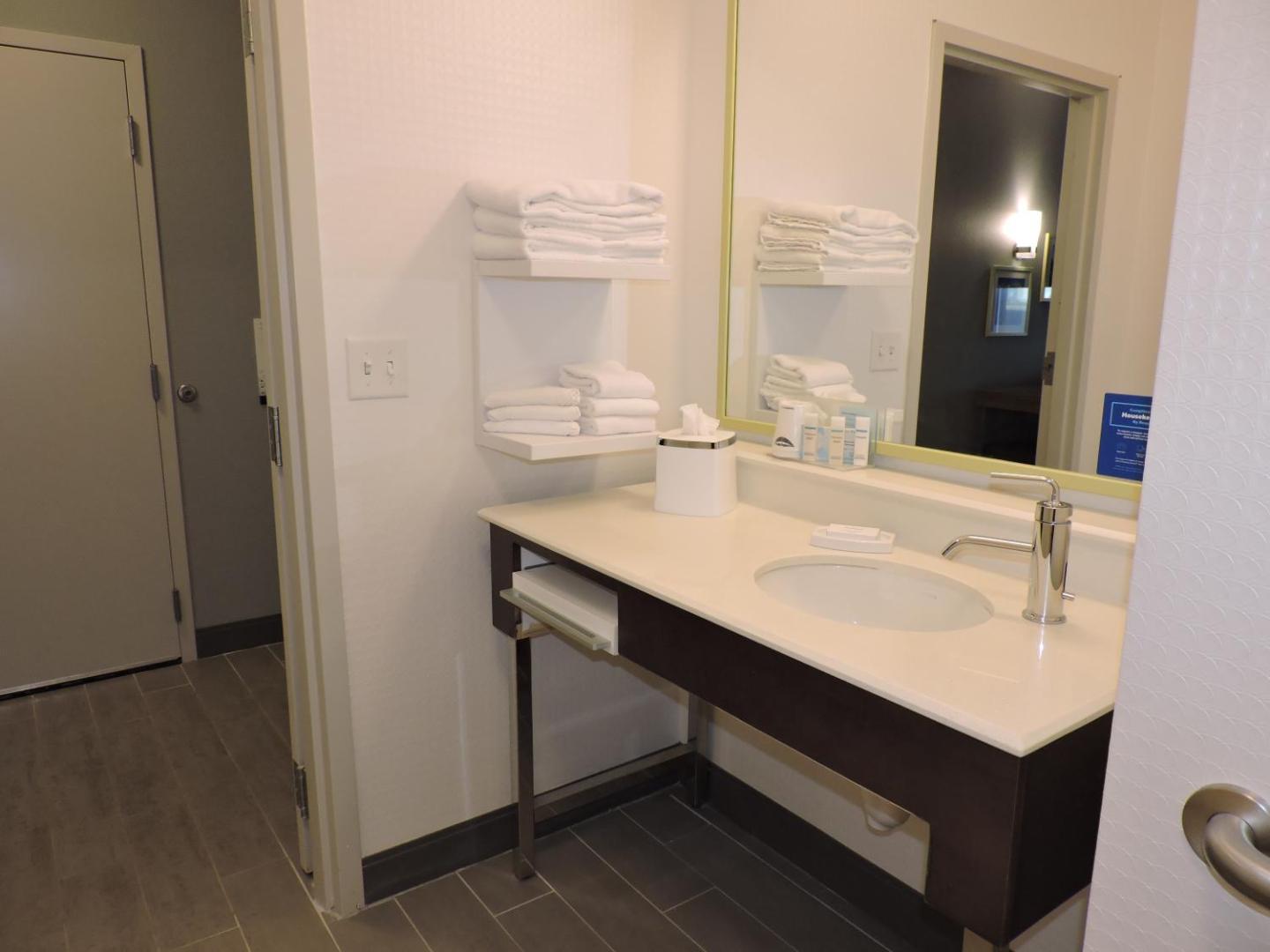 Hampton Inn Bismarck Hampton Inn Bismarck