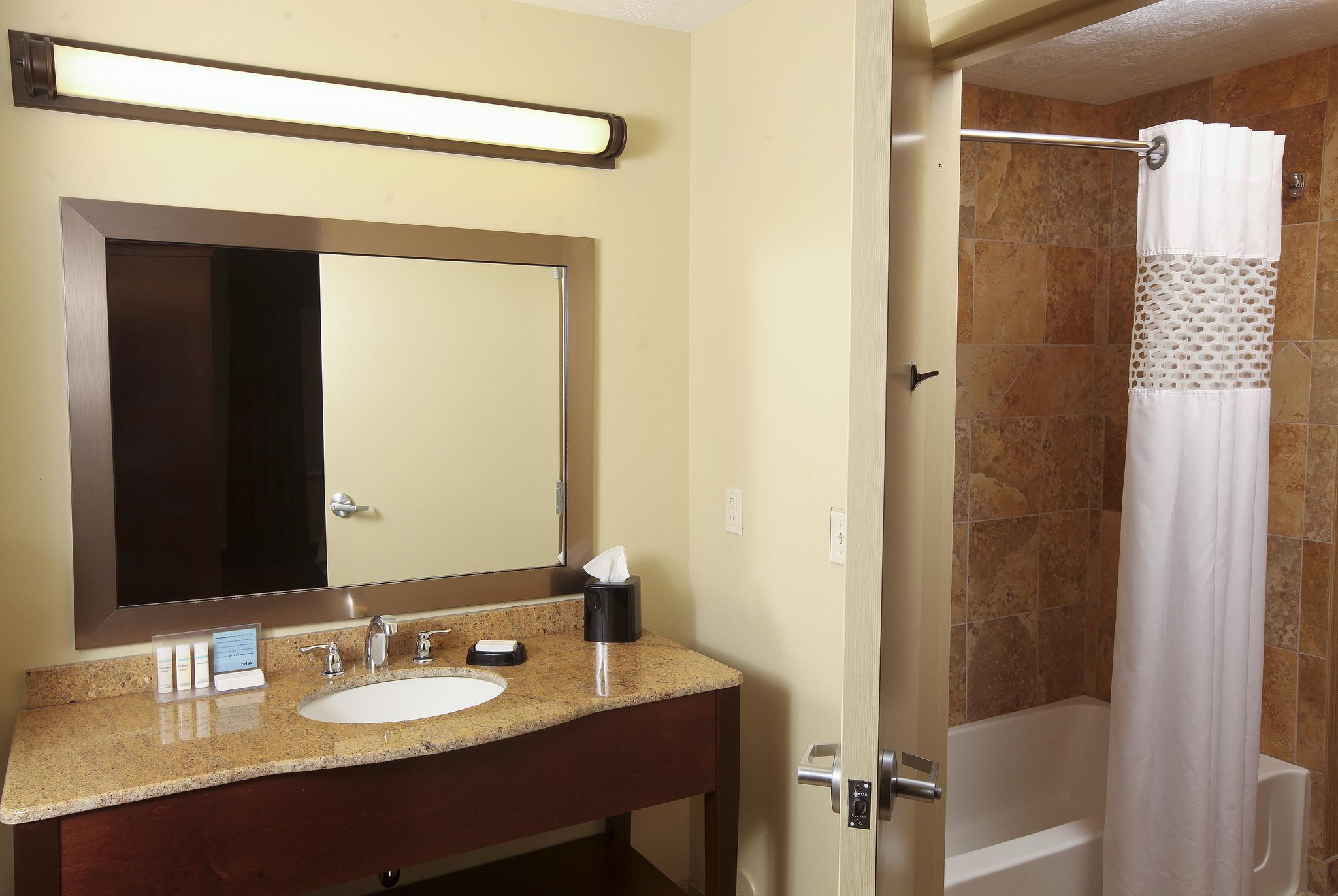 Hampton Inn & Suites Fargo Medical Center Hampton Inn & Suites Fargo Medical Center