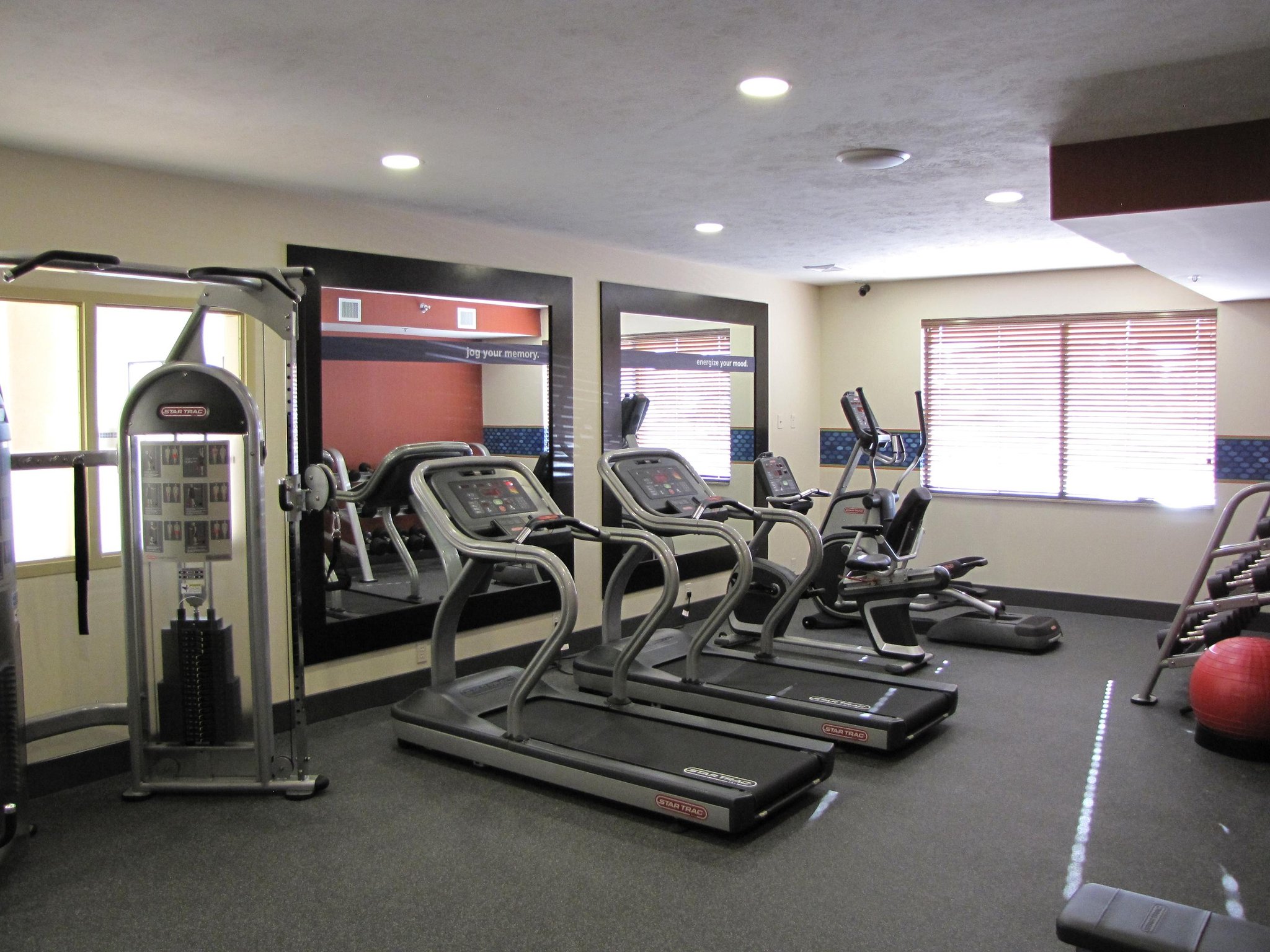 Hampton Inn & Suites Jamestown, ND Hampton Inn & Suites Jamestown, ND
