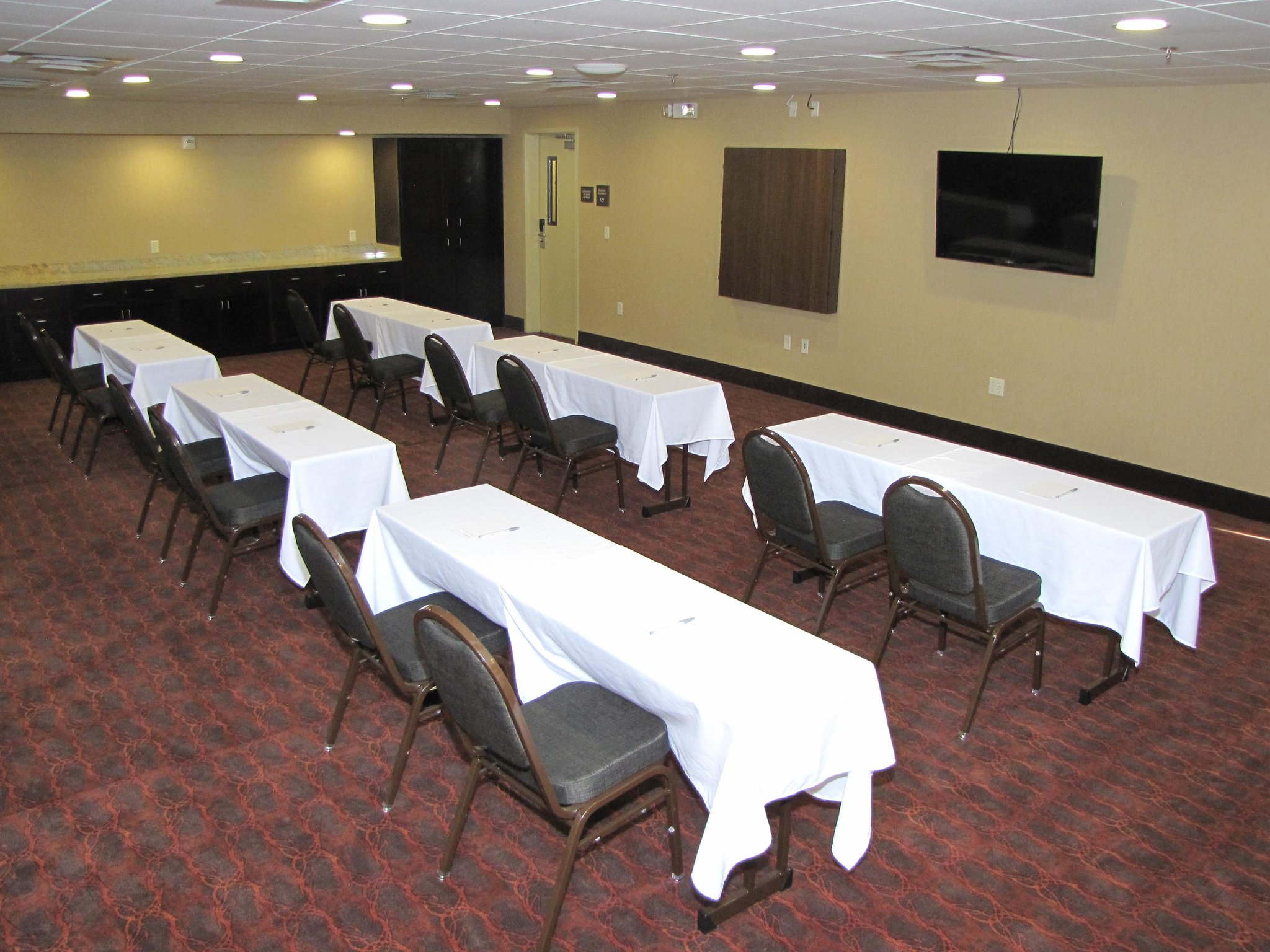 Hampton Inn & Suites Jamestown, ND Hampton Inn & Suites Jamestown, ND