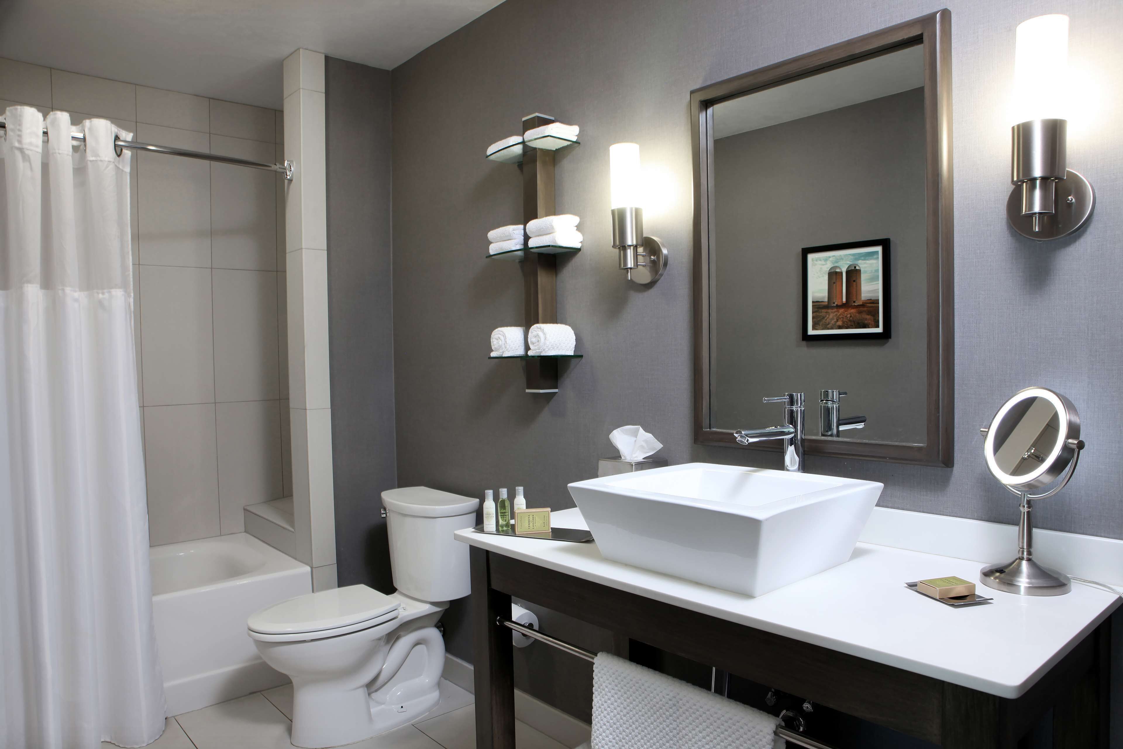 DoubleTree by Hilton West Fargo Sanford Medical Center Area DoubleTree by Hilton West Fargo Sanford Medical Center Area