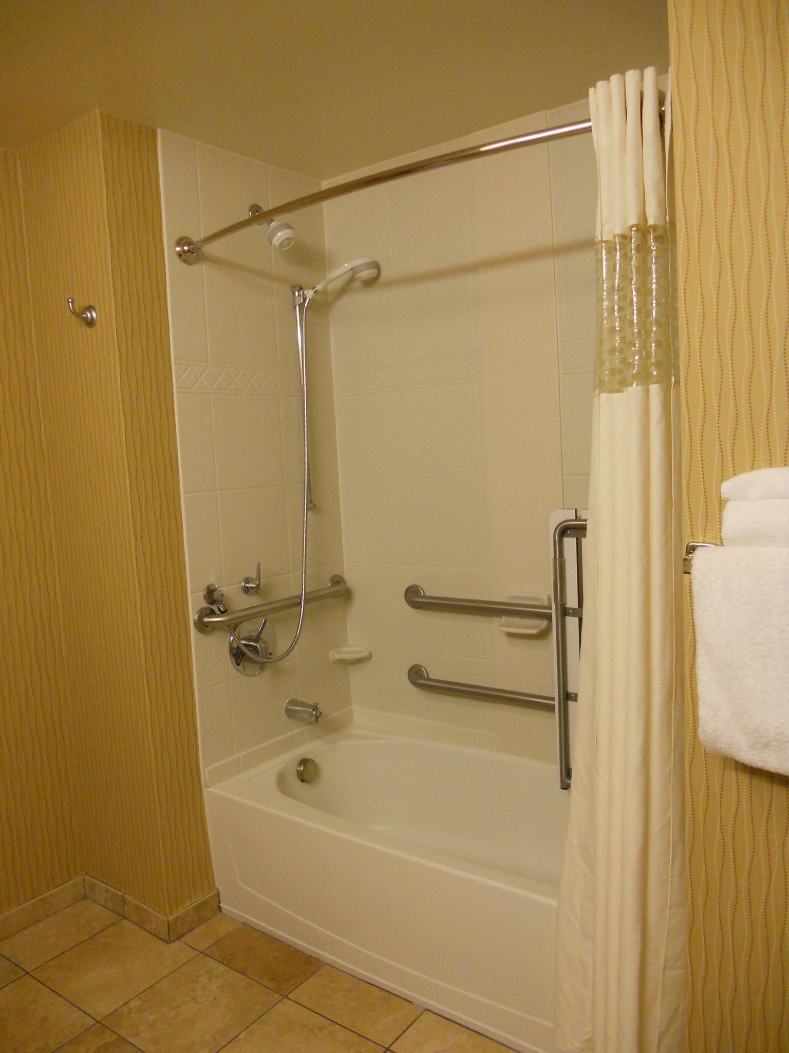 Hampton Inn & Suites Cincinnati / Uptown - University Area Hampton Inn & Suites Cincinnati / Uptown - University Area
