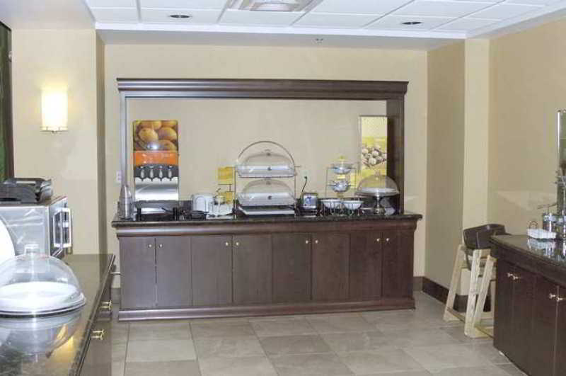 Hampton Inn & Suites Dayton-Airport Hampton Inn & Suites Dayton-Airport