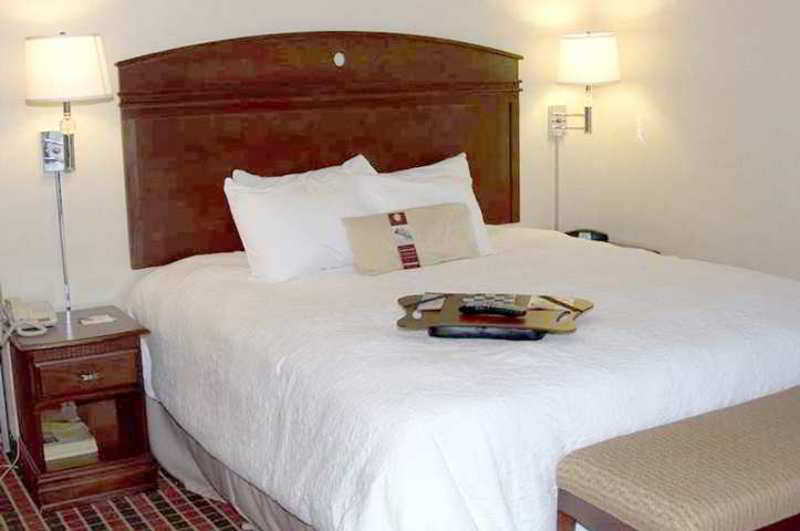 Hampton Inn & Suites Dayton-Airport Hampton Inn & Suites Dayton-Airport