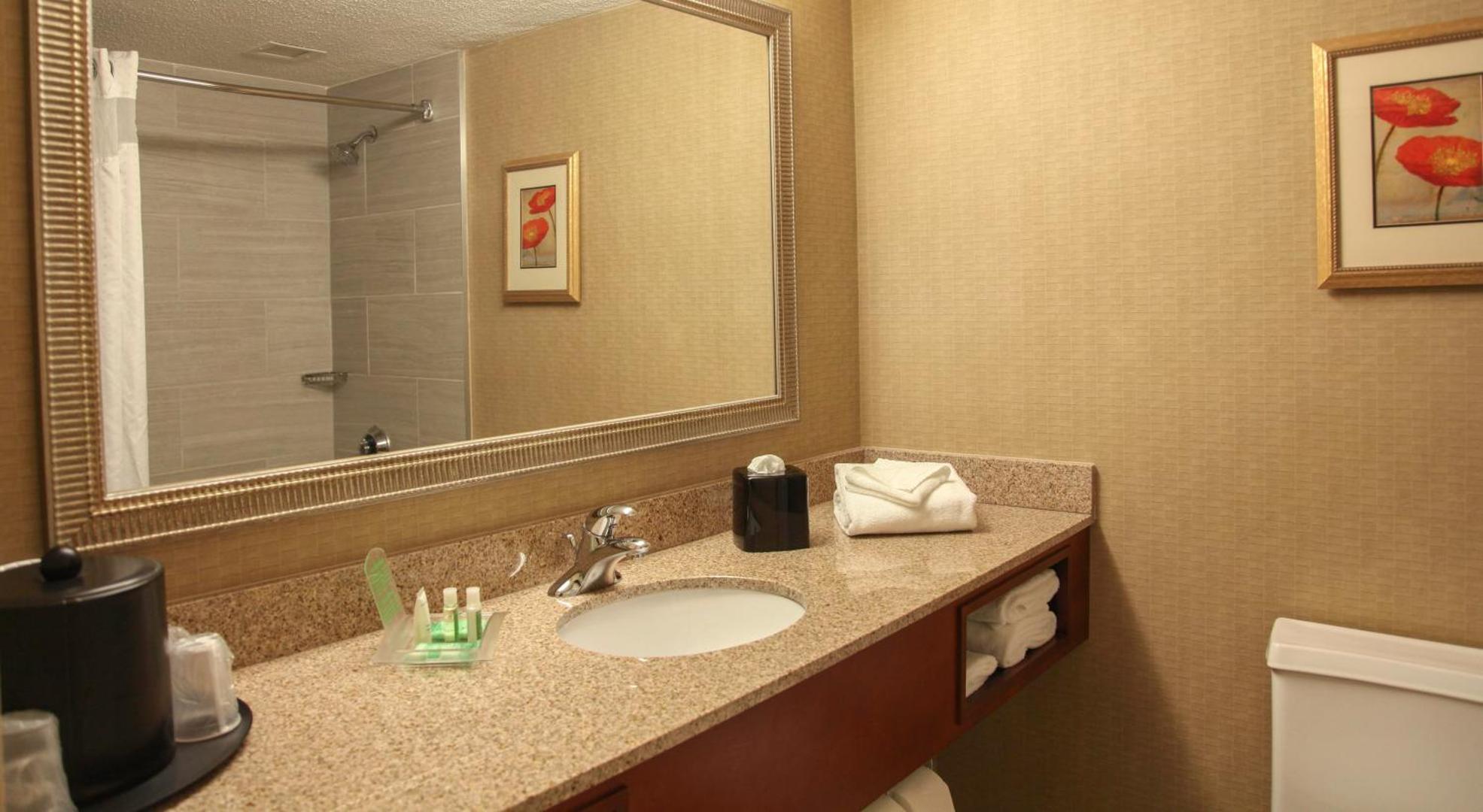 DoubleTree by Hilton Dayton Fairborn DoubleTree by Hilton Dayton Fairborn