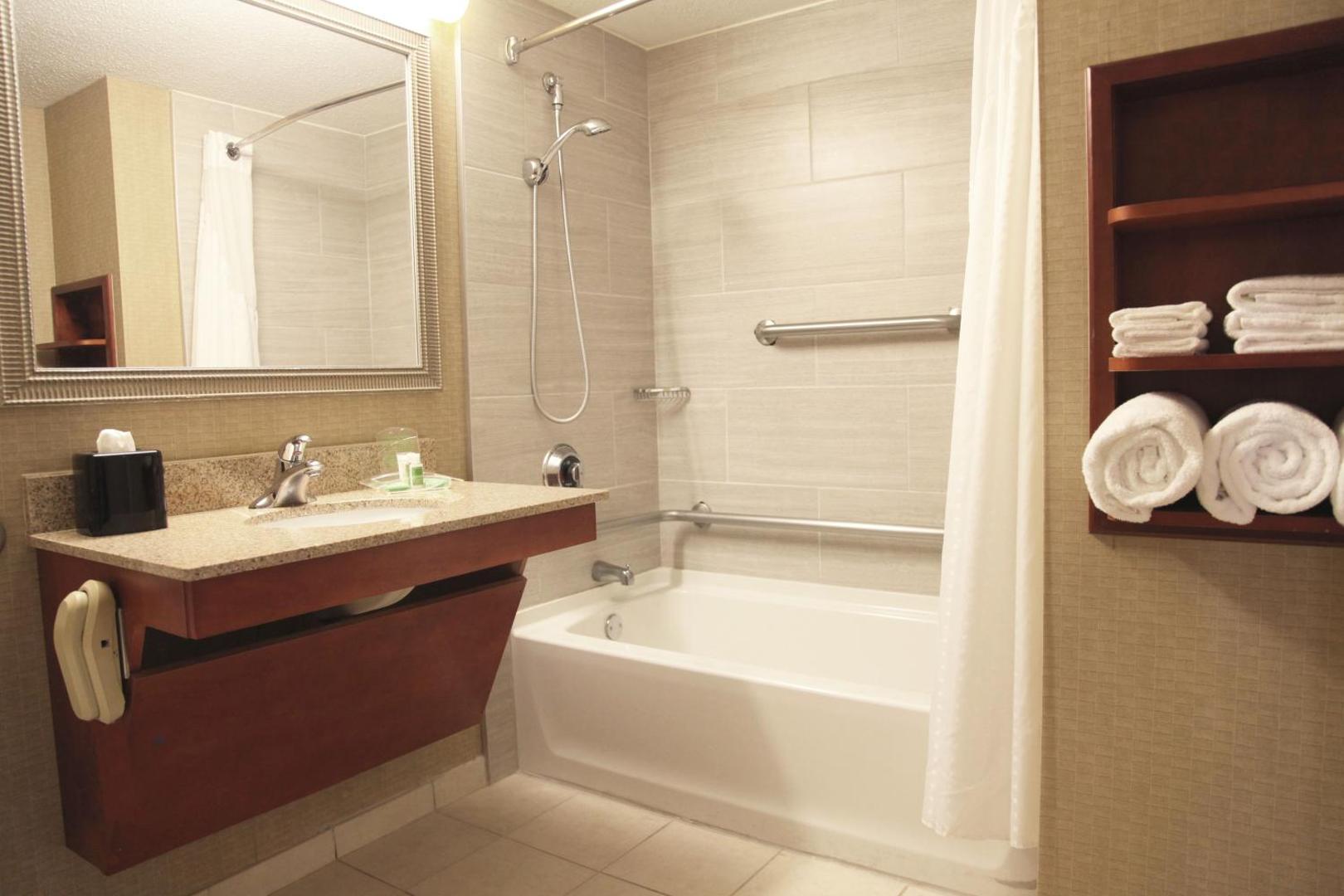 DoubleTree by Hilton Dayton Fairborn DoubleTree by Hilton Dayton Fairborn