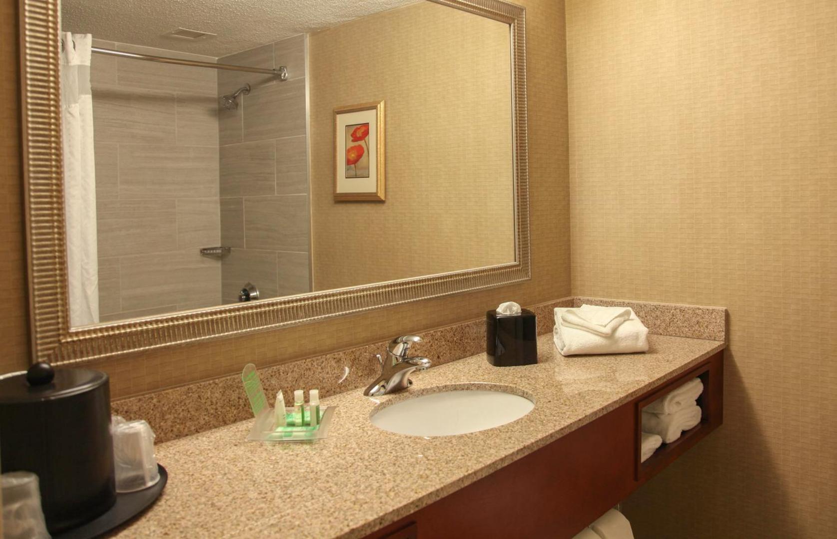 DoubleTree by Hilton Dayton Fairborn DoubleTree by Hilton Dayton Fairborn