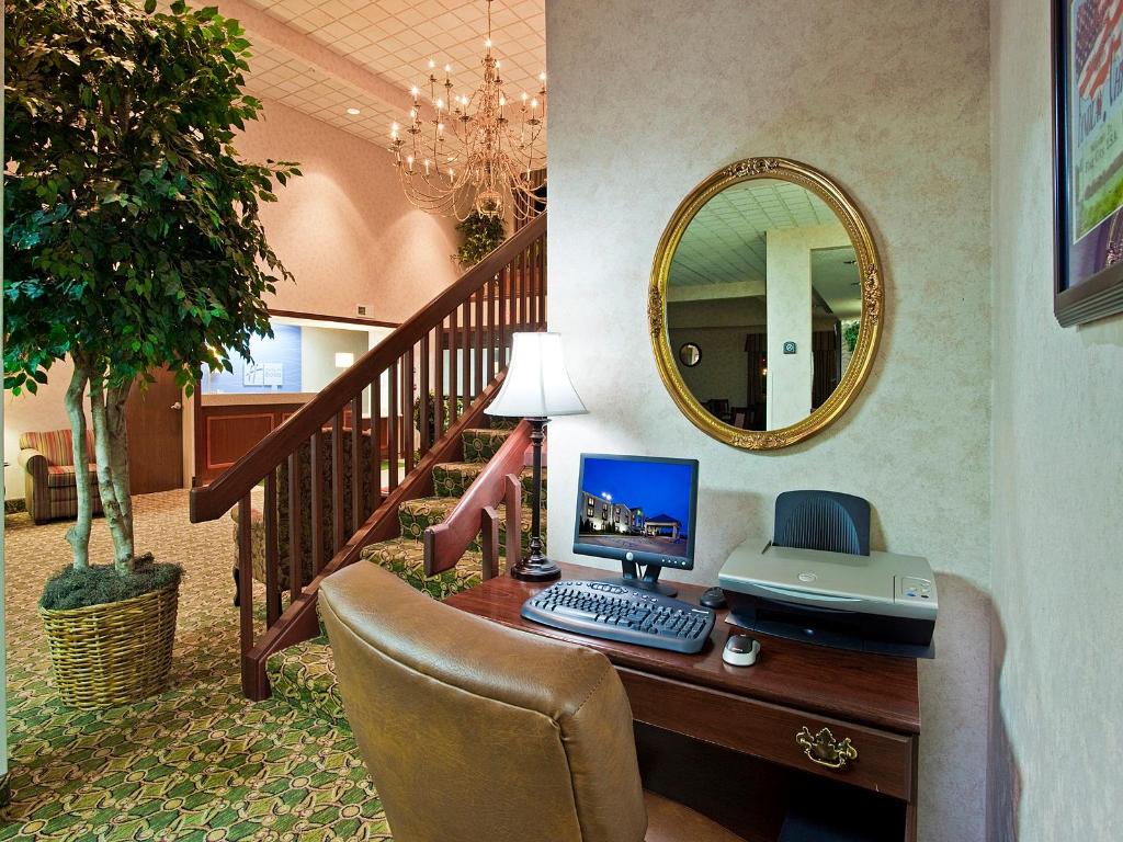 City Express by Marriott Findlay