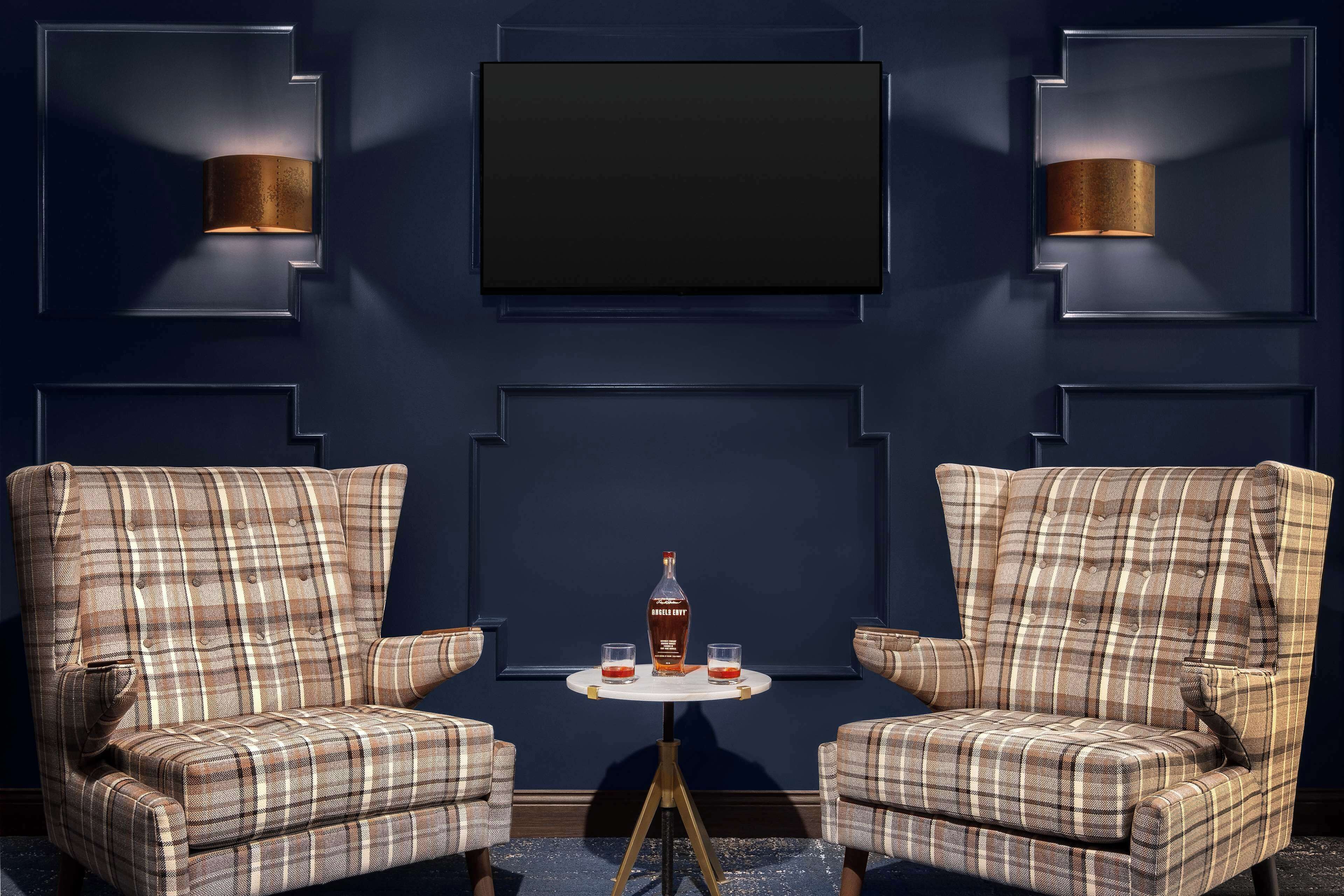 Well House Hamilton Tapestry Collection