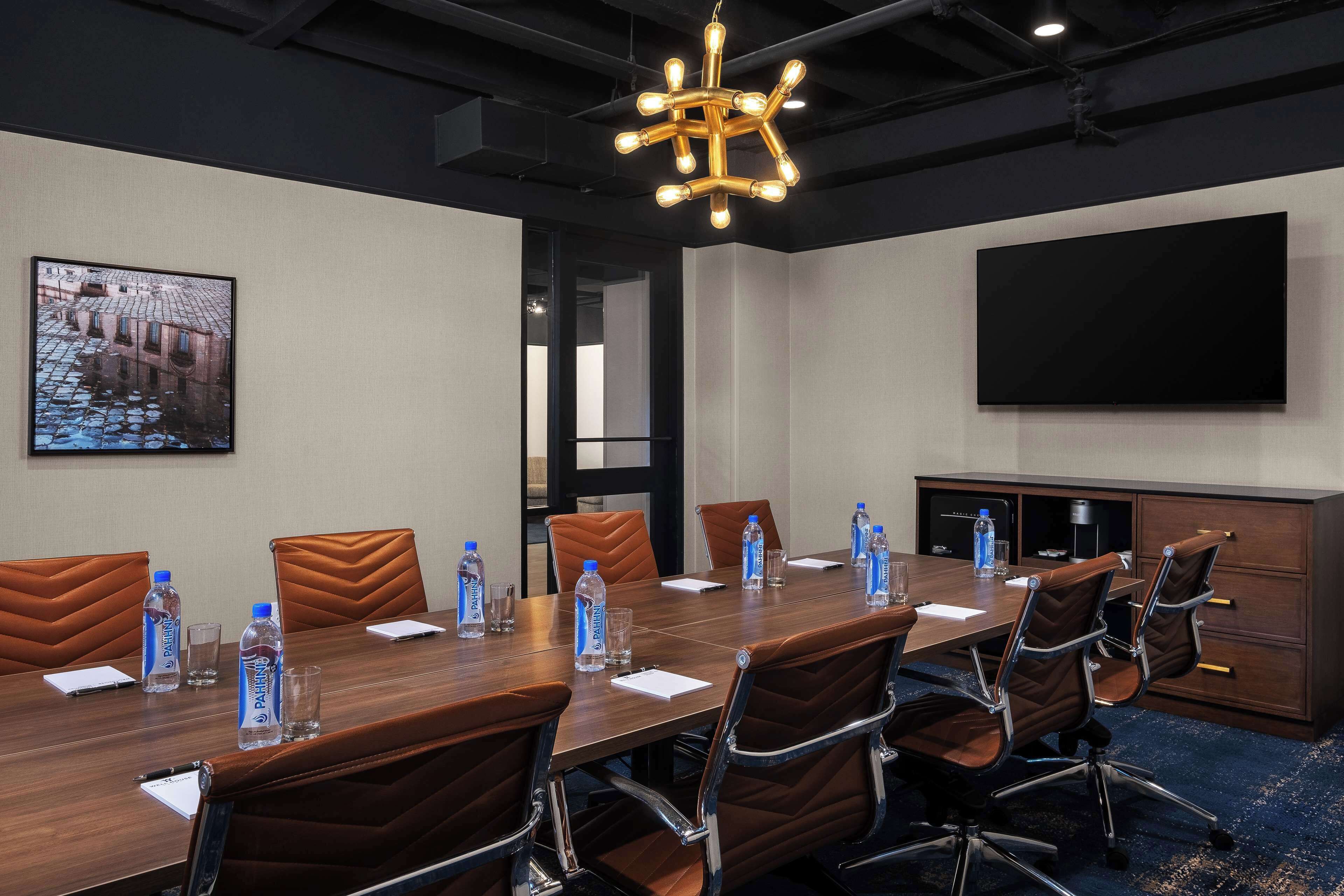 Well House Hamilton Tapestry Collection