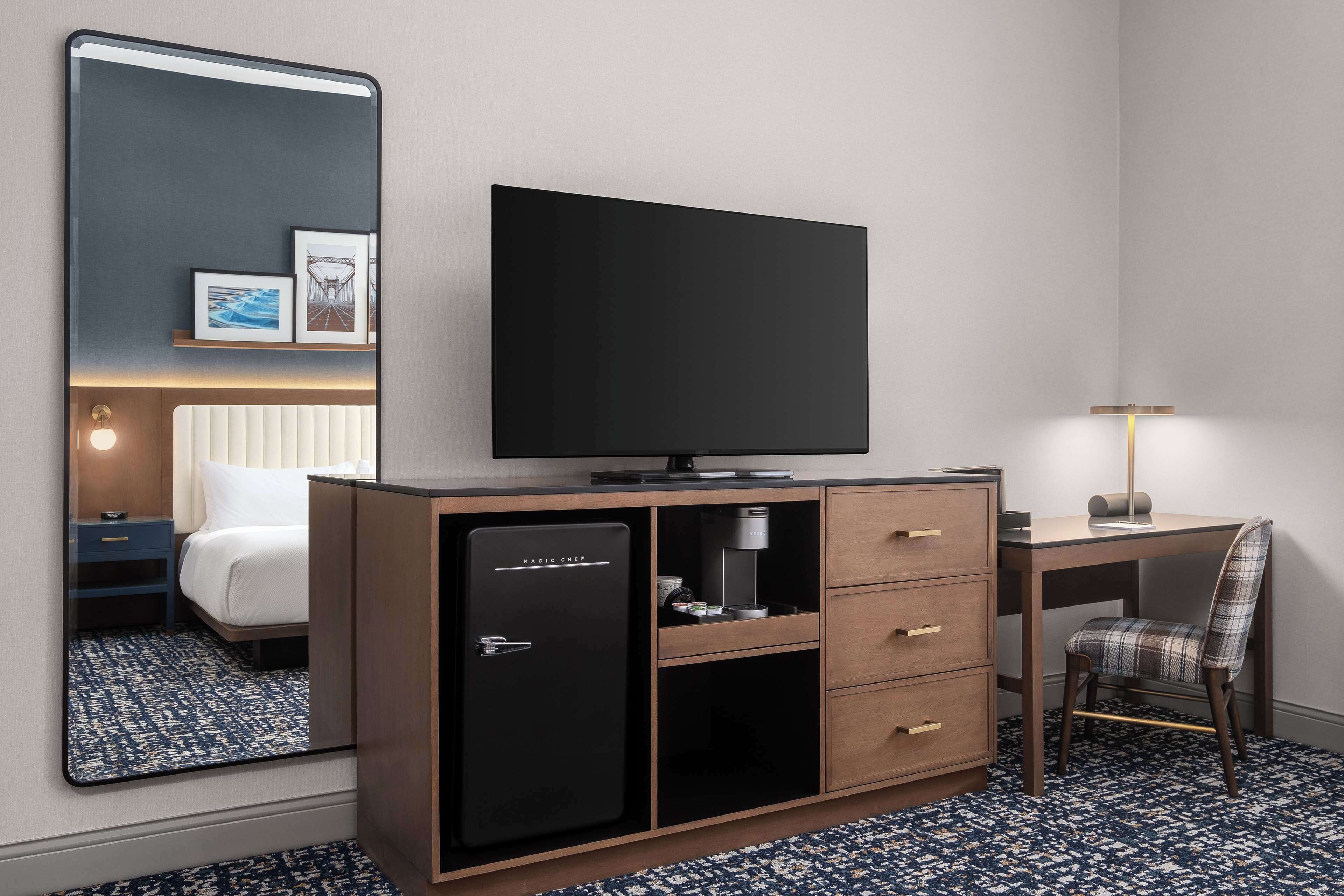 Well House Hamilton Tapestry Collection