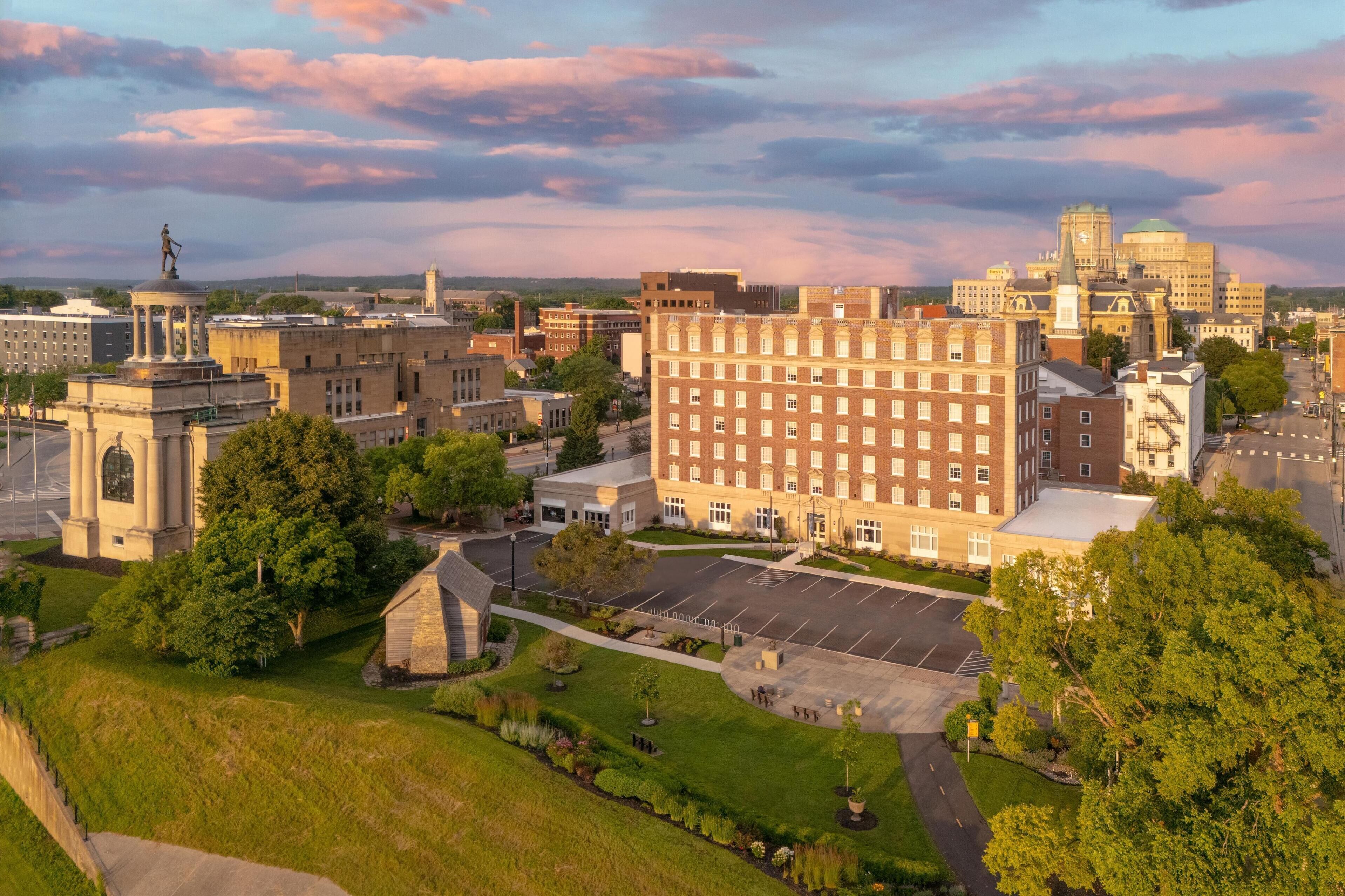 Well House Hamilton Tapestry Collection