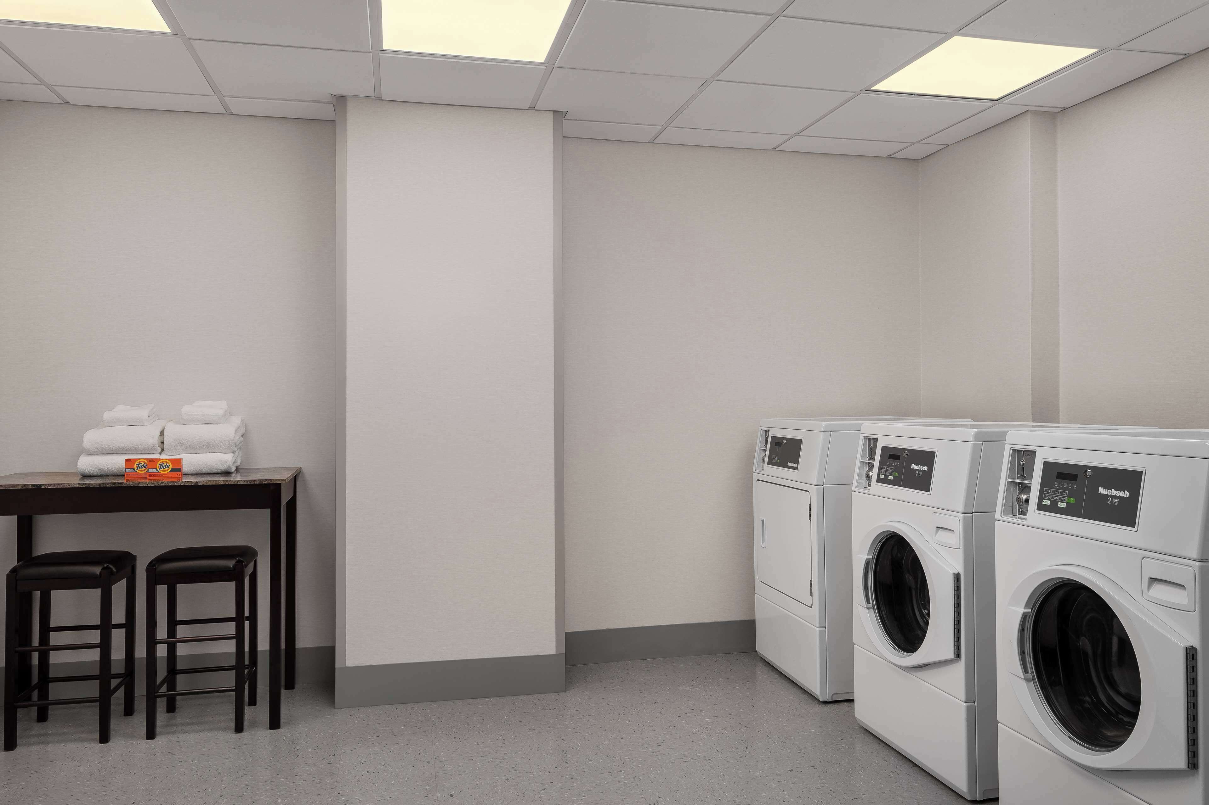 Well House Hamilton Tapestry Collection