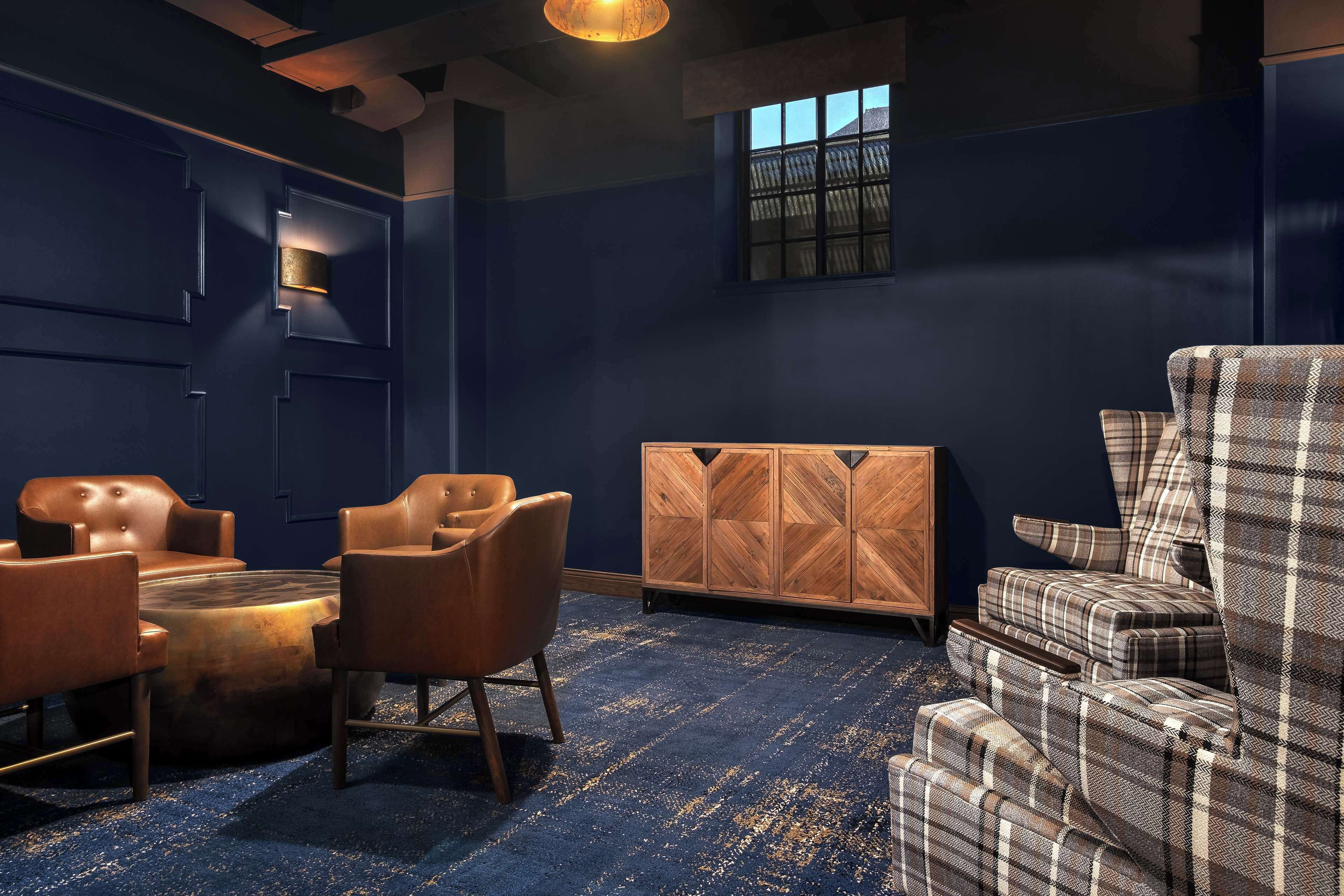 Well House Hamilton Tapestry Collection