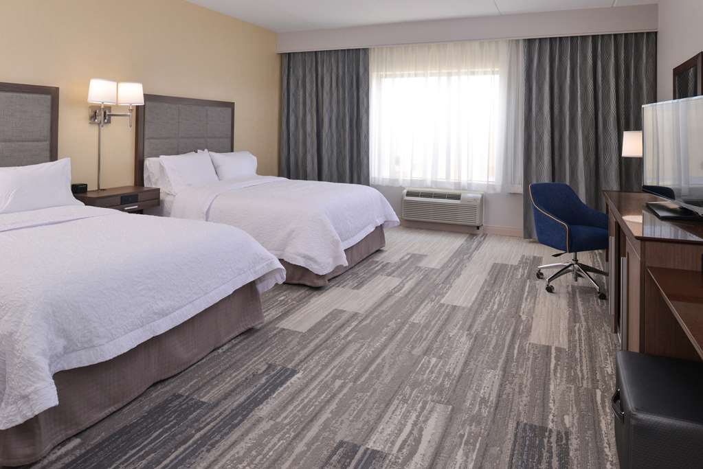 Hampton Inn & Suites Cincinnati-Mason