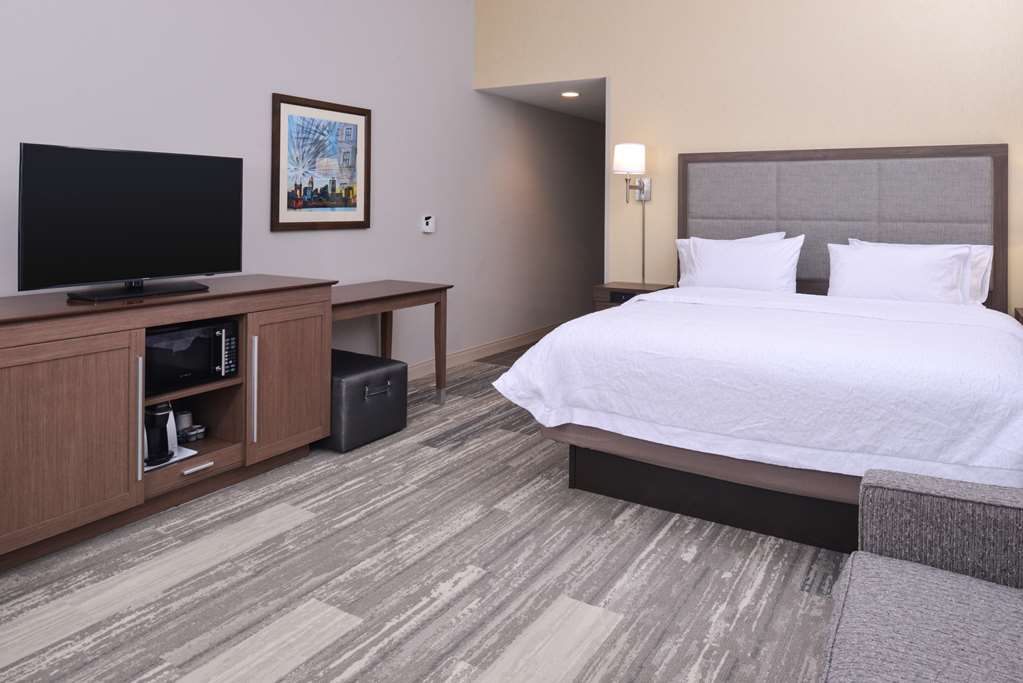 Hampton Inn & Suites Cincinnati-Mason