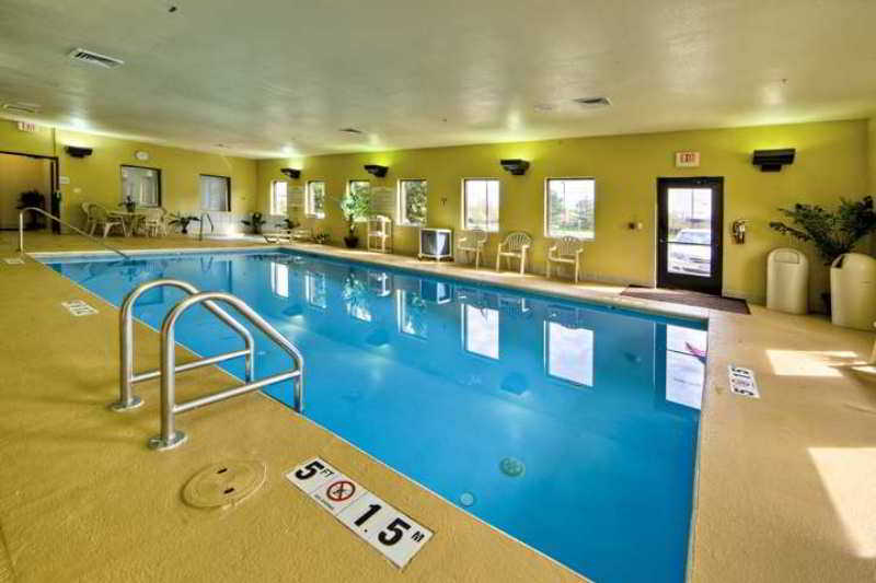 Hampton Inn & Suites Cleveland Airport Hampton Inn & Suites Cleveland Airport