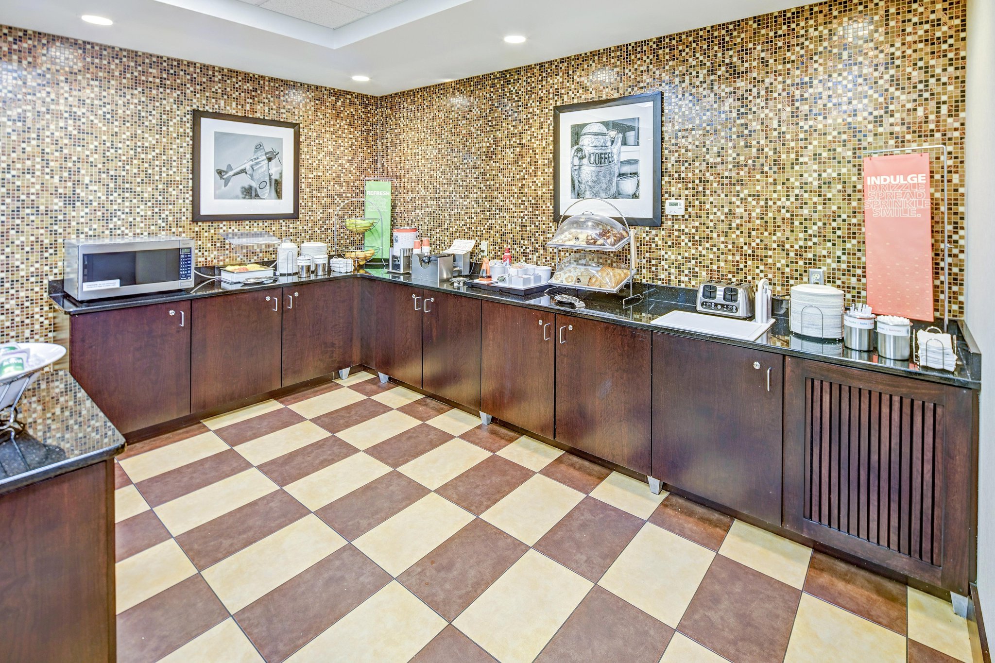 Hampton Inn & Suites Cleveland Airport Hampton Inn & Suites Cleveland Airport