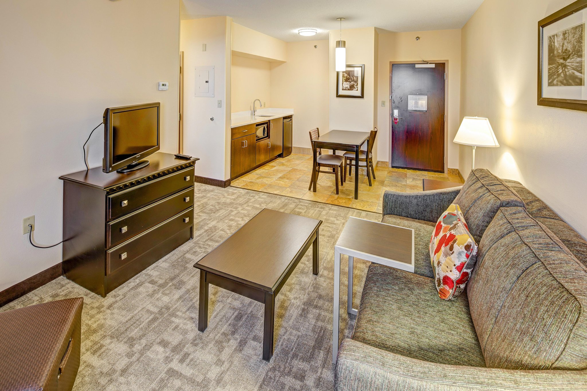 Hampton Inn & Suites Cleveland Airport Hampton Inn & Suites Cleveland Airport