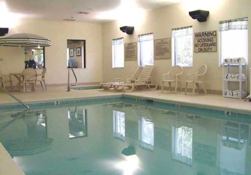 Hampton Inn & Suites Cleveland Airport Hampton Inn & Suites Cleveland Airport