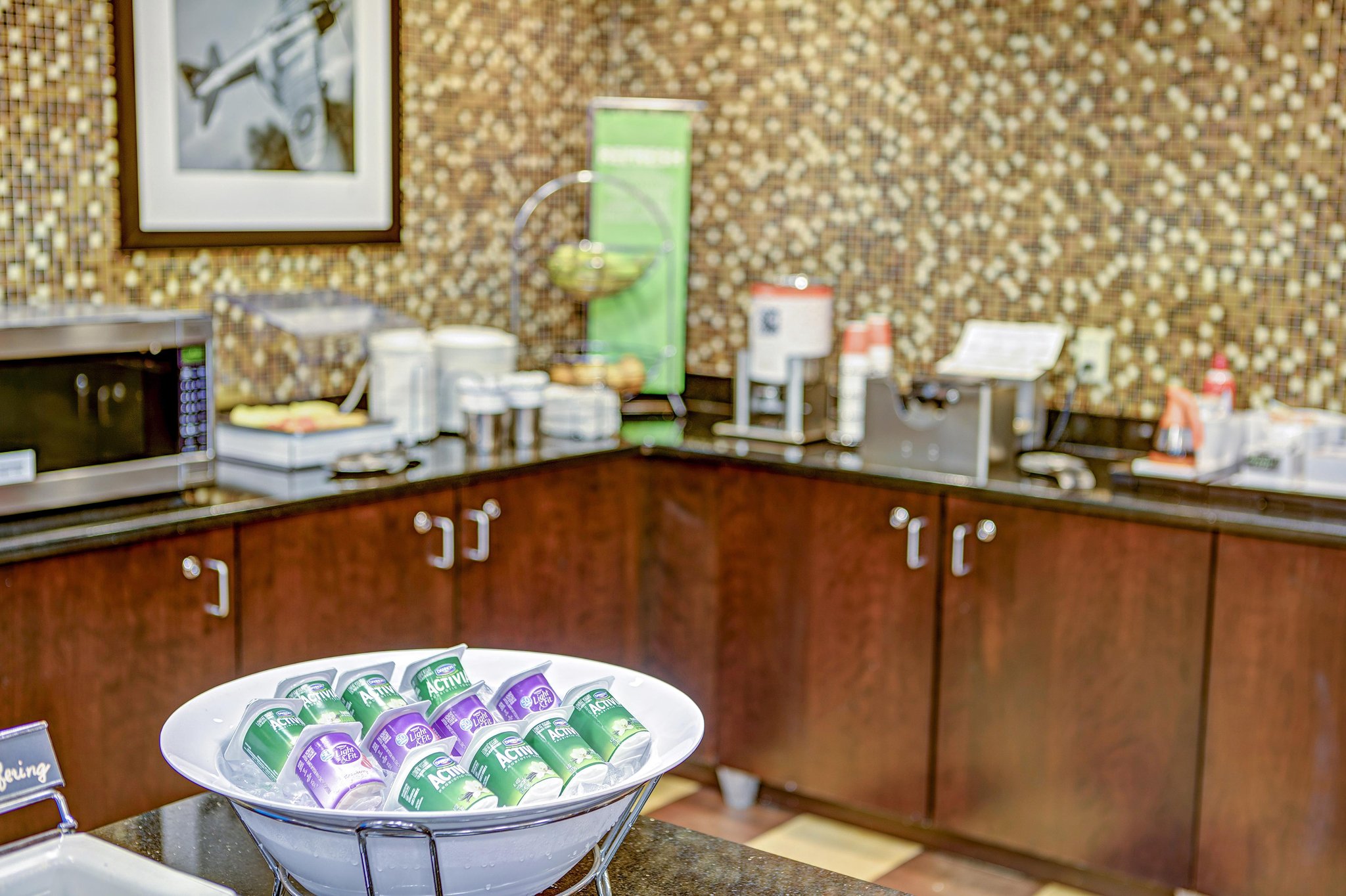 Hampton Inn & Suites Cleveland Airport Hampton Inn & Suites Cleveland Airport